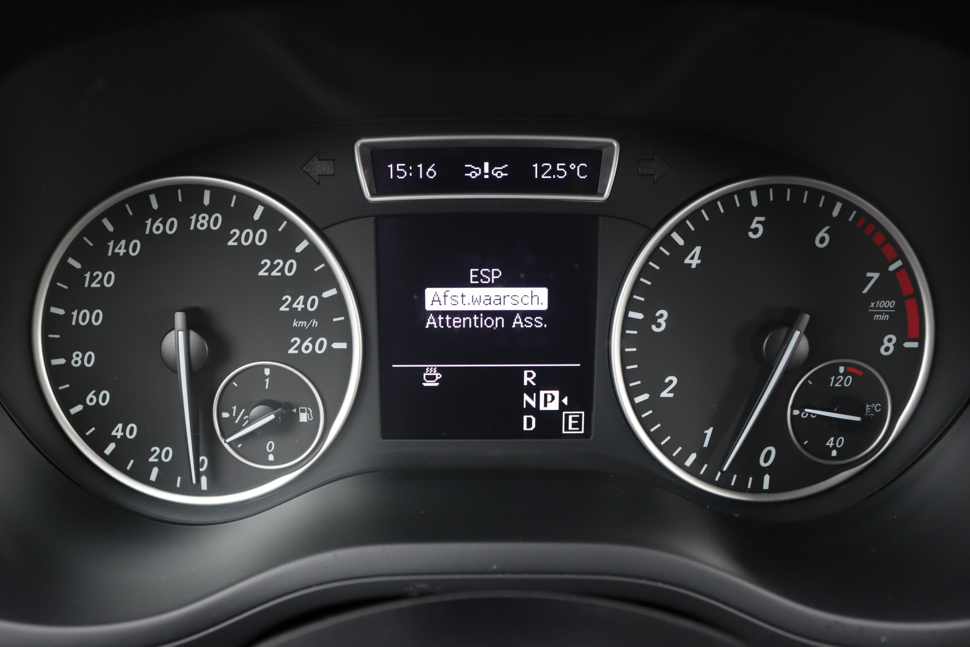 Foto van Mercedes-Benz B 180
