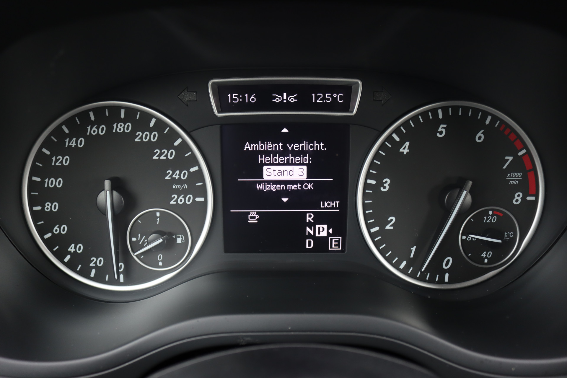Foto van Mercedes-Benz B 180