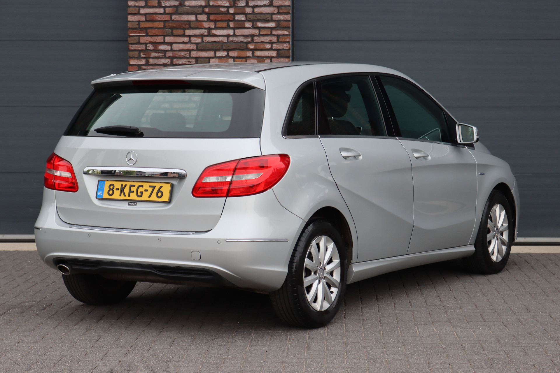 Foto van Mercedes-Benz B 180