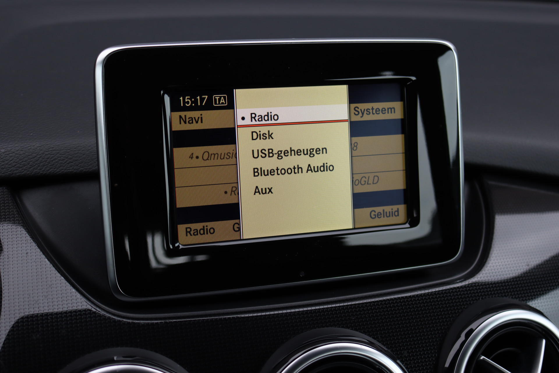 Foto van Mercedes-Benz B 180