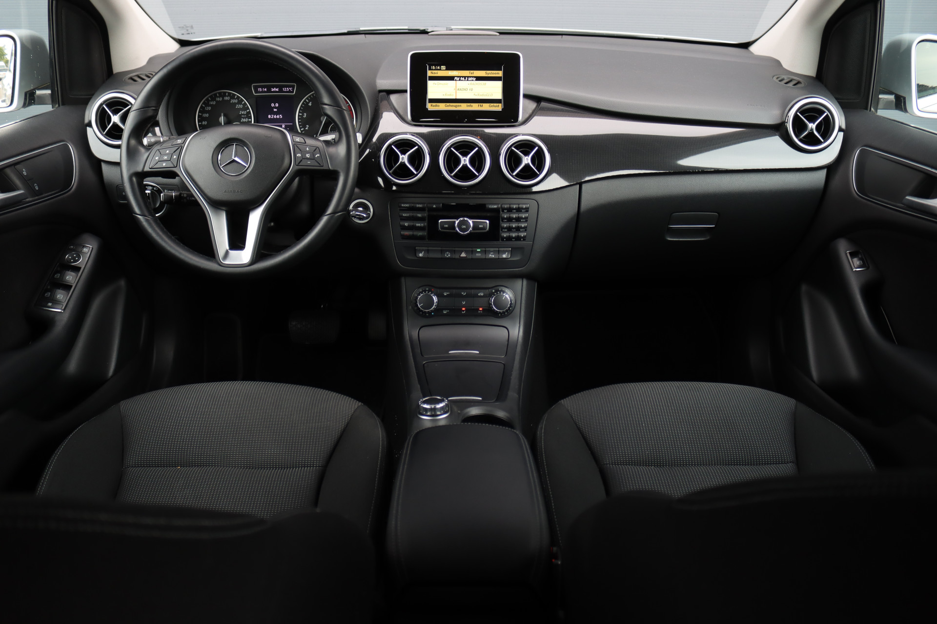 Foto van Mercedes-Benz B 180