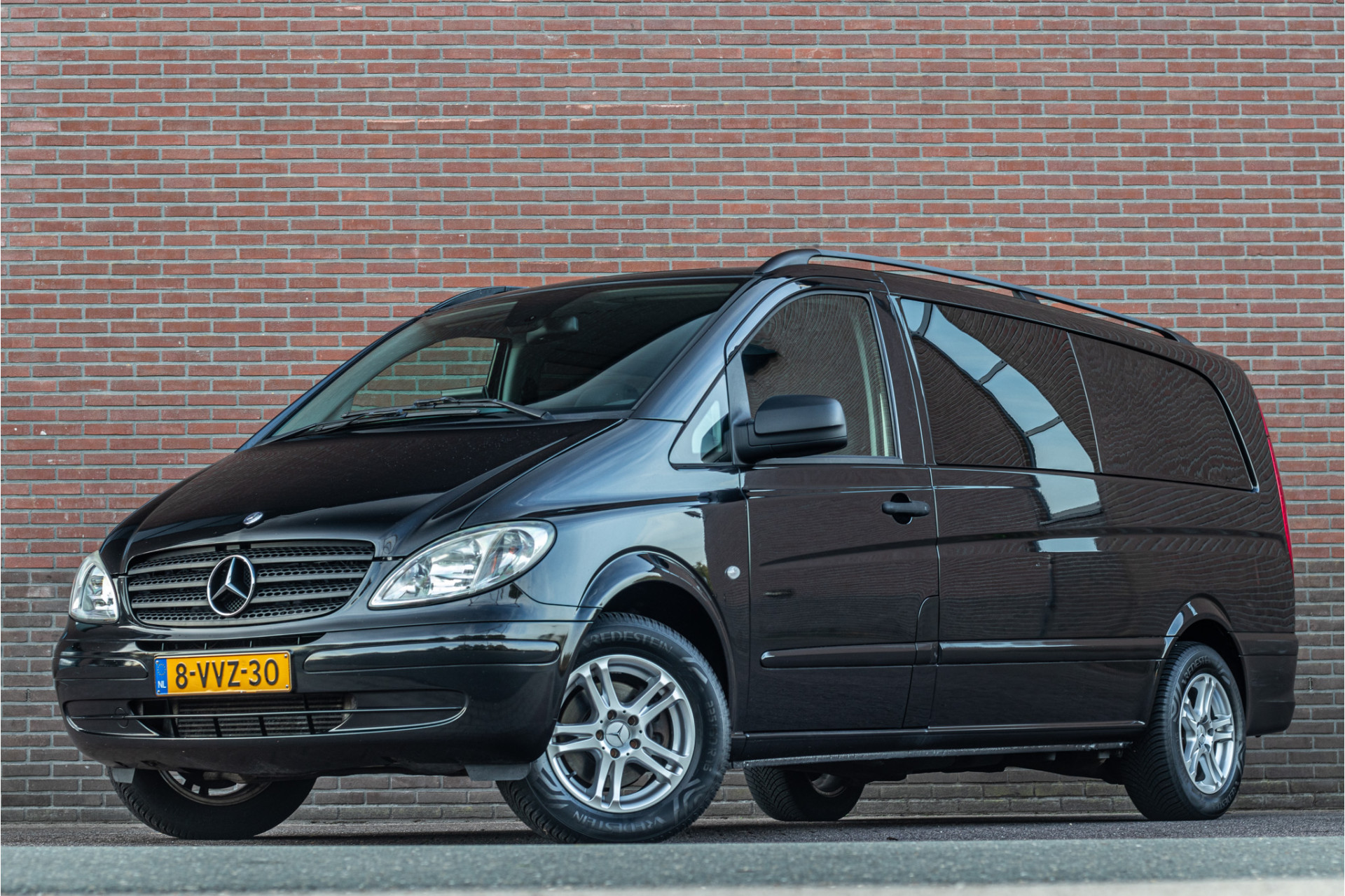 Mercedes-Benz Vito 115 CDI 115 CDI Automaat Rolstoelbus, Stoellift, Camera, Webasto, Airco, Trekhaak, Navigatie. 2010 - voorkant