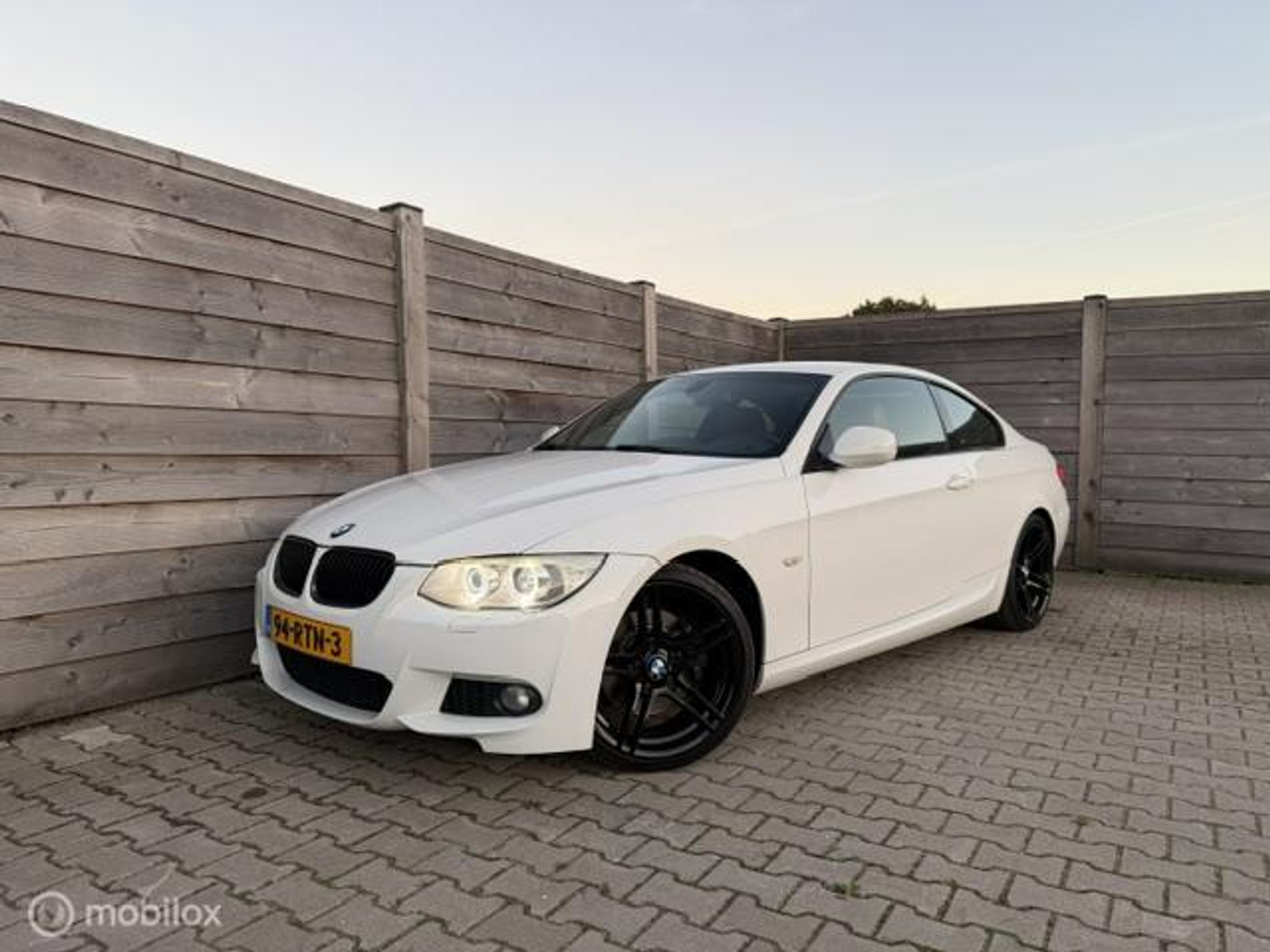 BMW 320i 320i Corporate Lease Mineralgrey Edition 2011 - voorkant