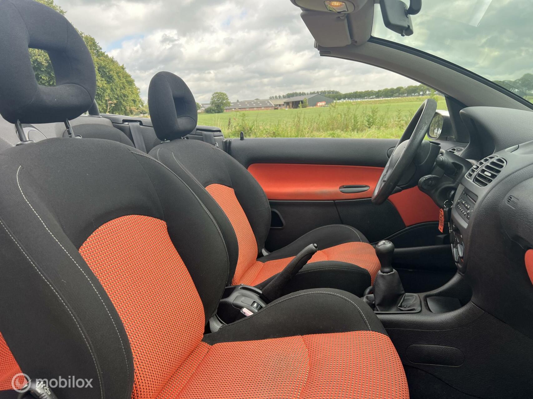 Foto van Peugeot 206 CC