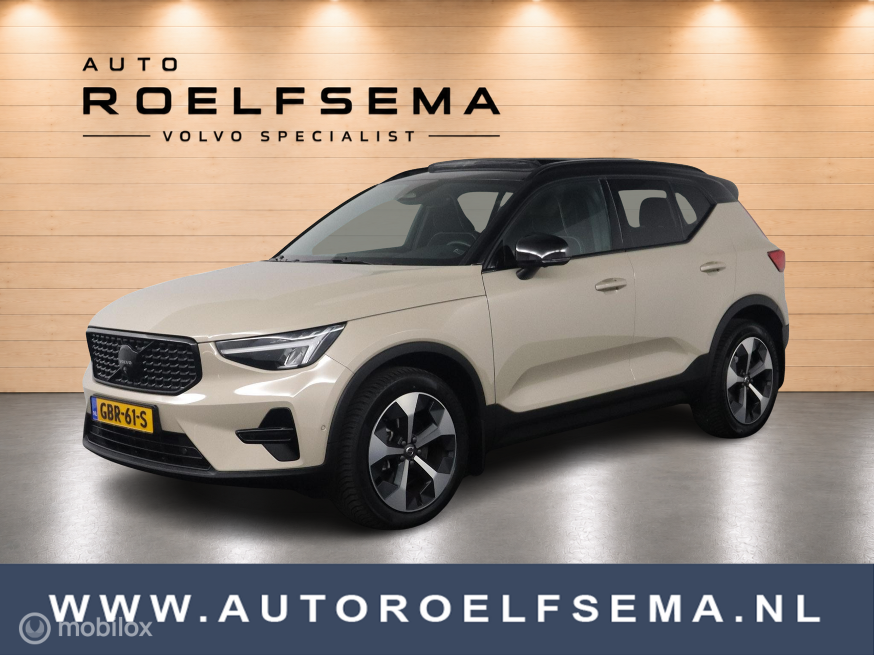 Volvo XC40 2.0 B4 Plus Dark | Panoramadak | Adaptive Cruise | Elektrische Stoelen | BLISS | 360 Camera | Google | Verwarmbare voorstoelen & Stuurwiel 2024 - voorkant