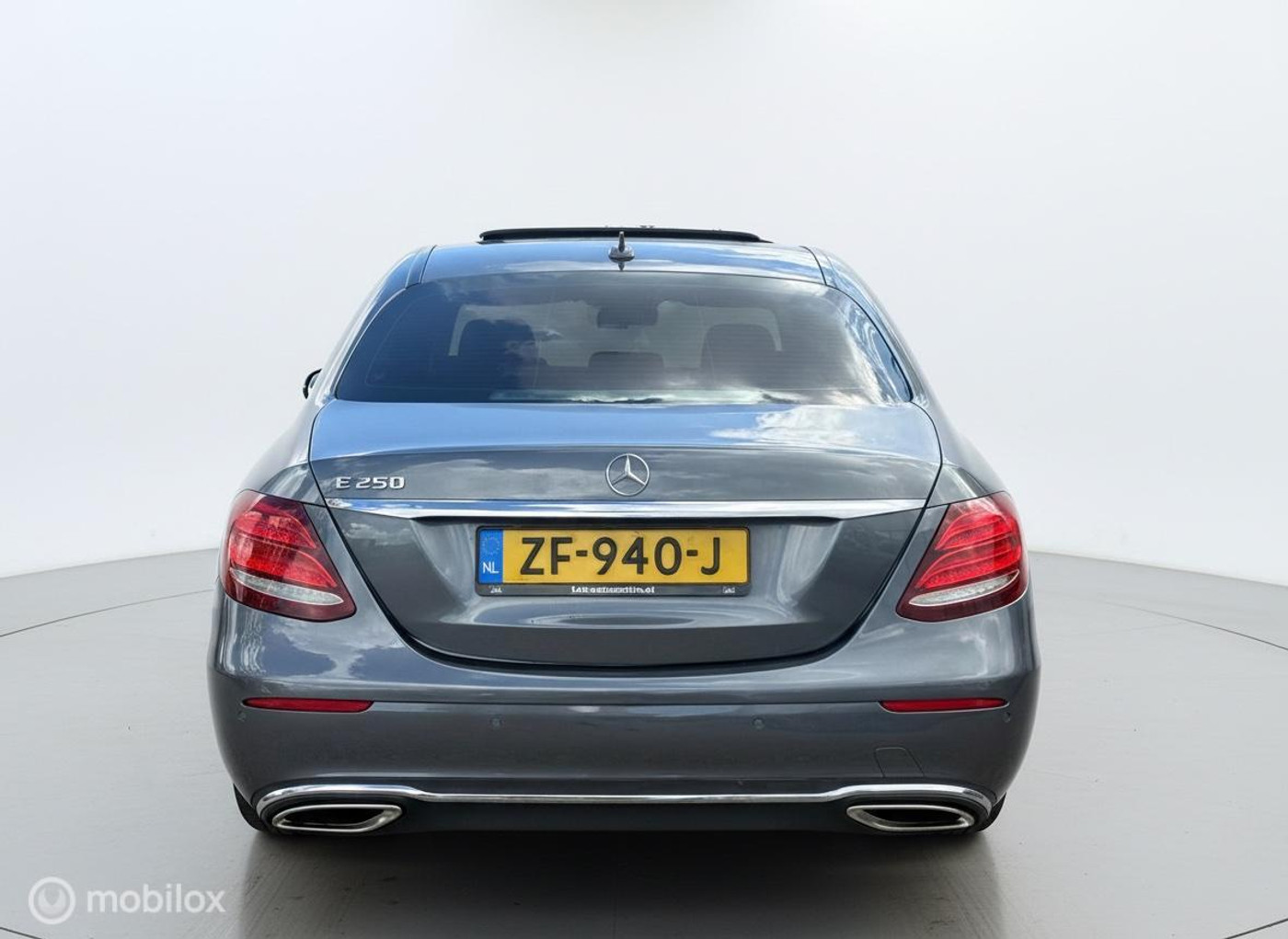 Foto van Mercedes-Benz E 250