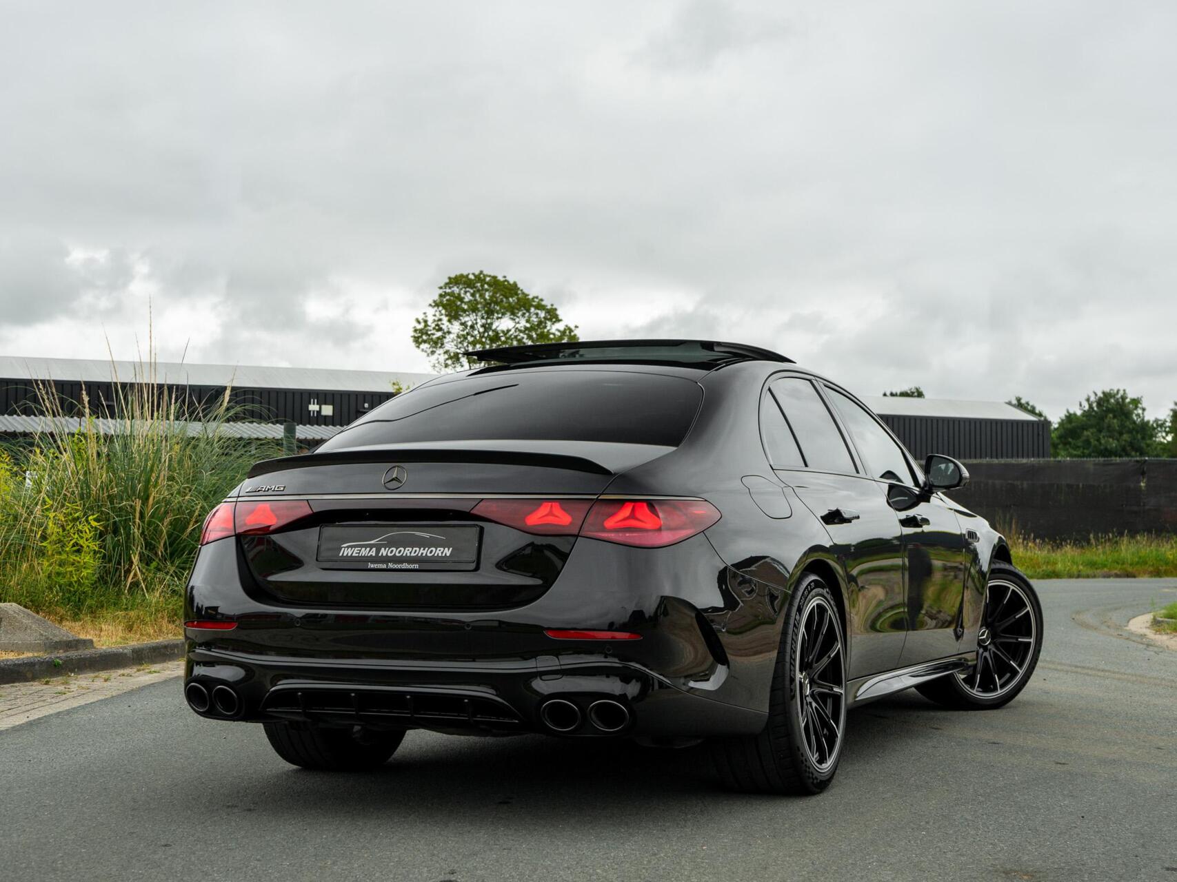 Foto van Mercedes-Benz AMG E 53 Hybrid