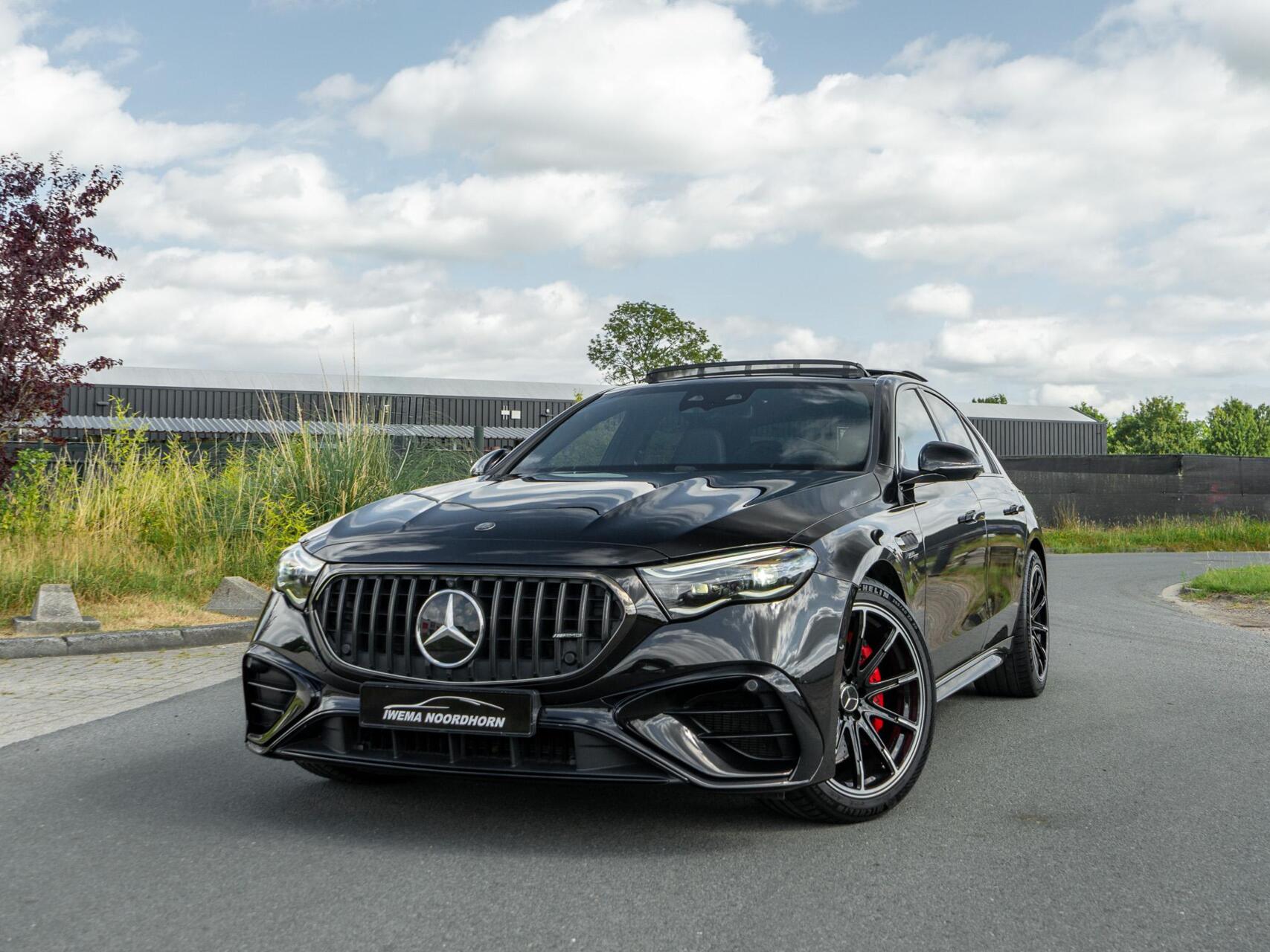 Foto van Mercedes-Benz AMG E 53 Hybrid
