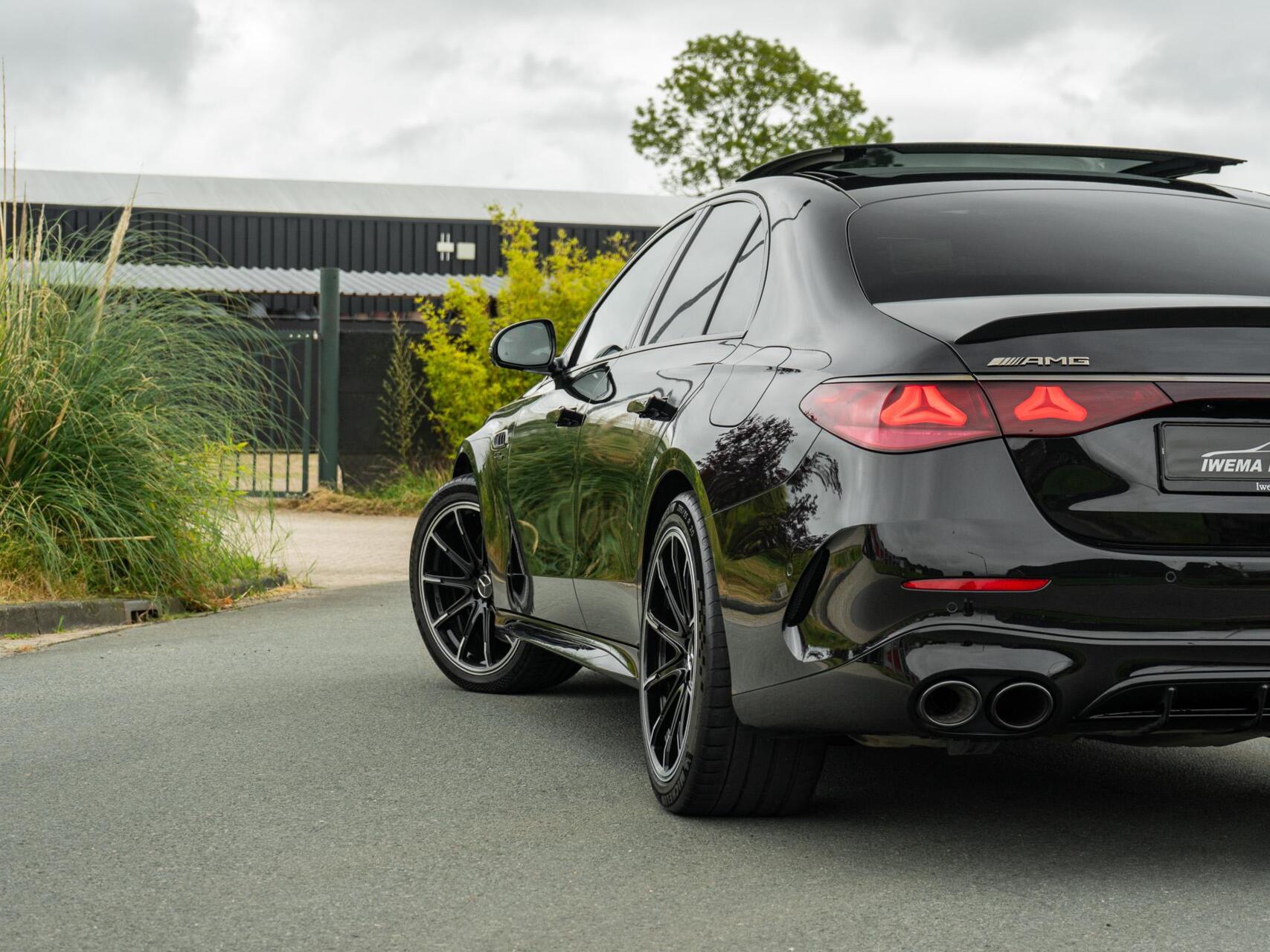 Foto van Mercedes-Benz AMG E 53 Hybrid