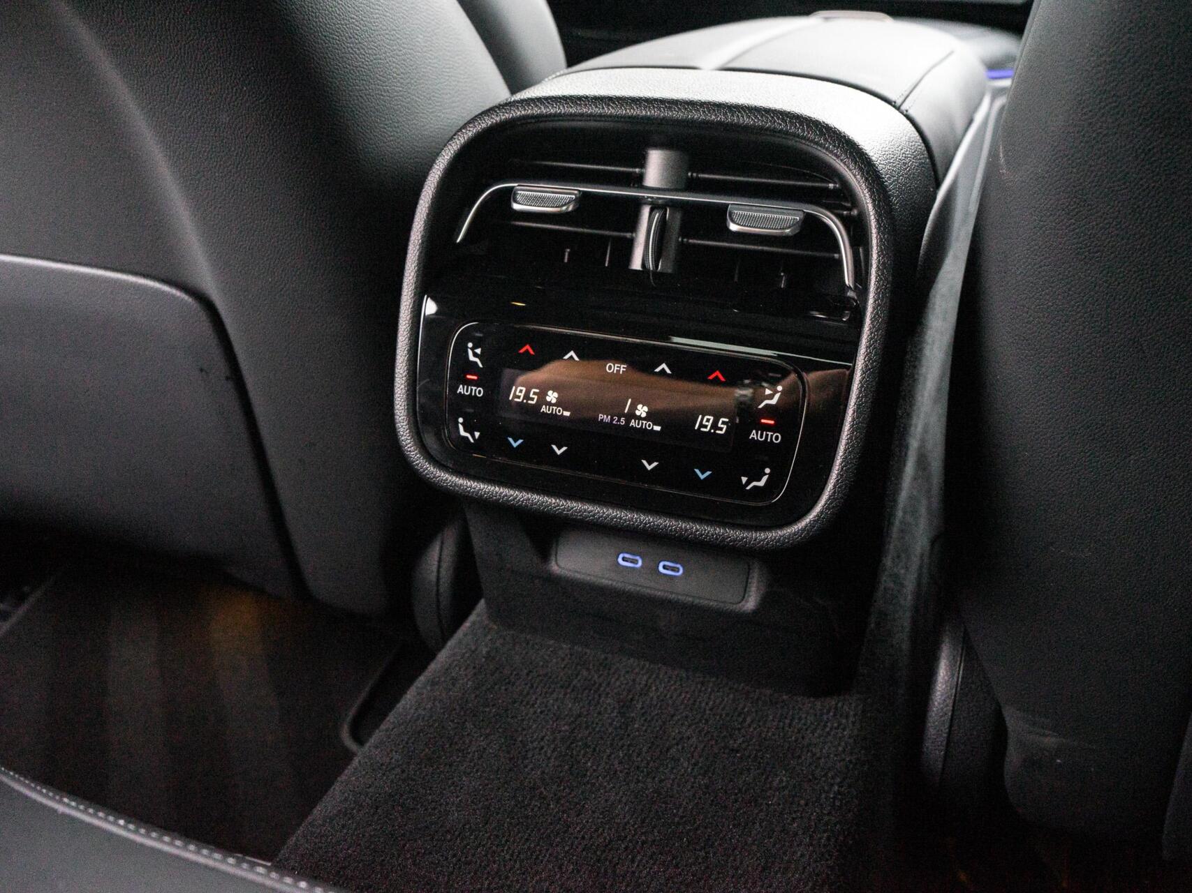 Foto van Mercedes-Benz AMG E 53 Hybrid