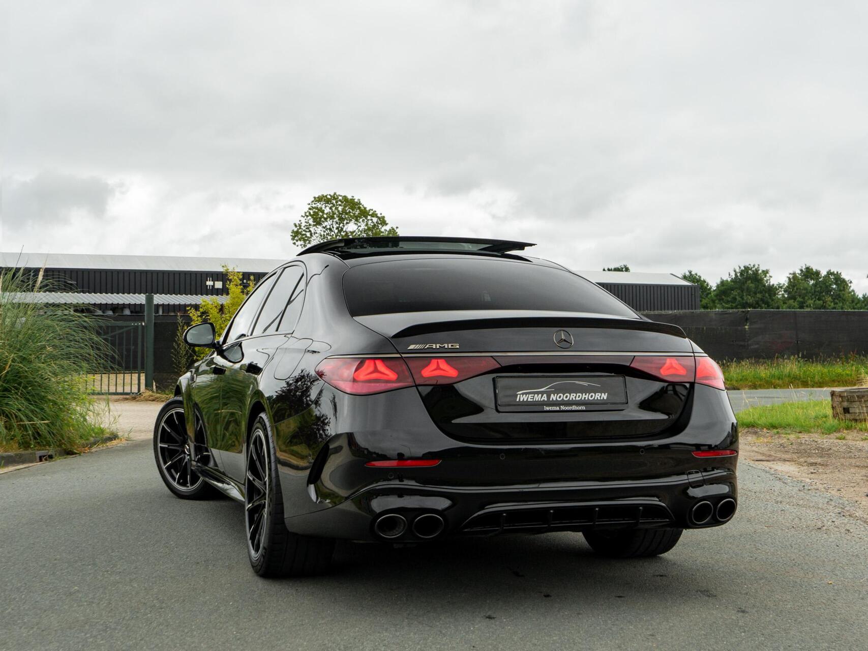 Foto van Mercedes-Benz AMG E 53 Hybrid