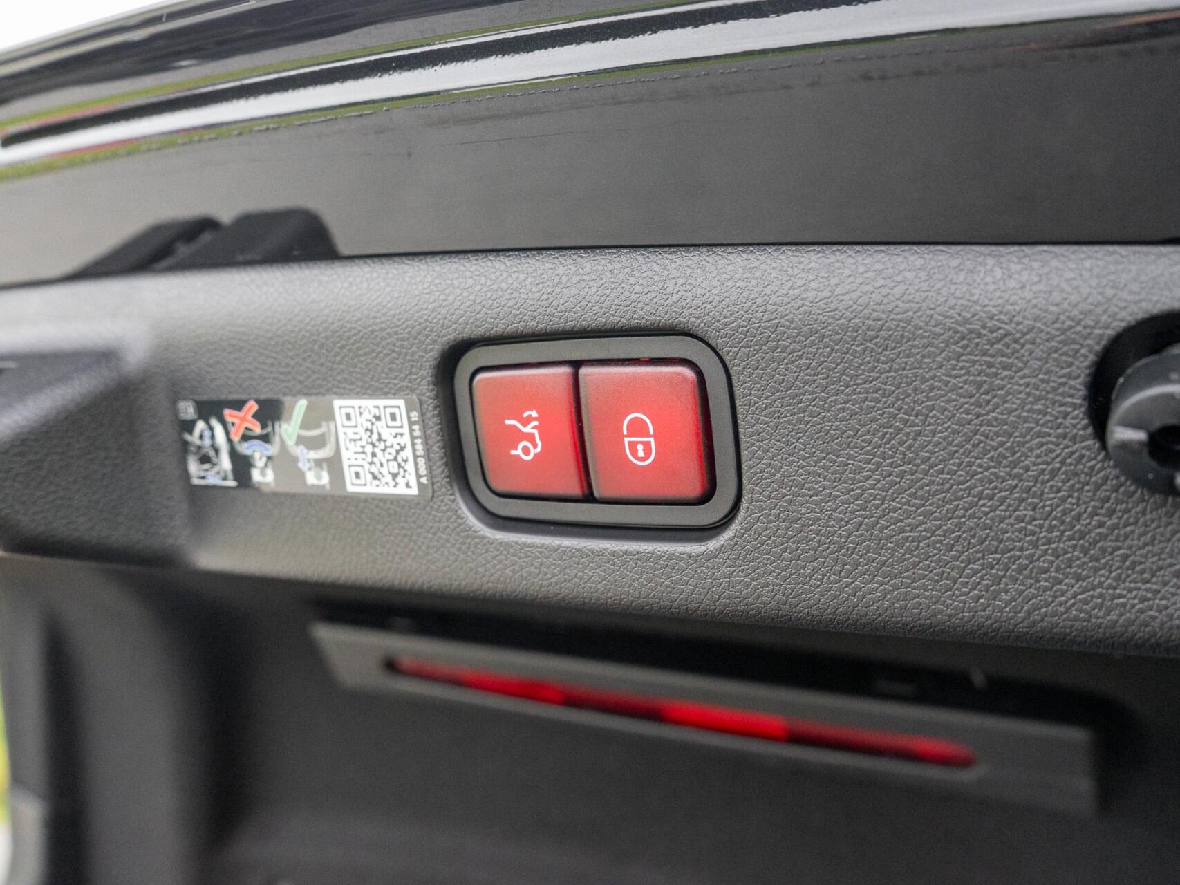 Foto van Mercedes-Benz AMG E 53 Hybrid