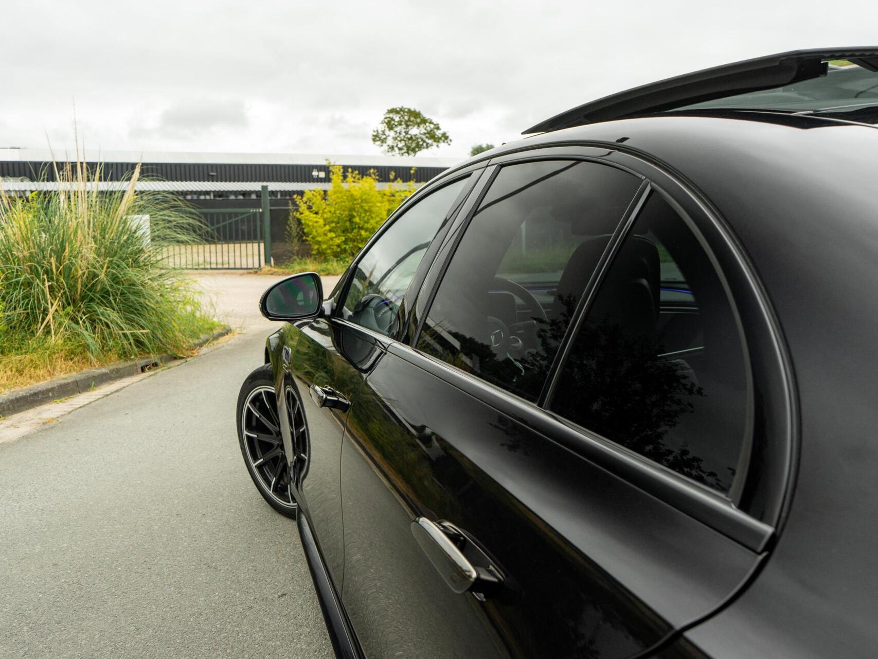 Foto van Mercedes-Benz AMG E 53 Hybrid