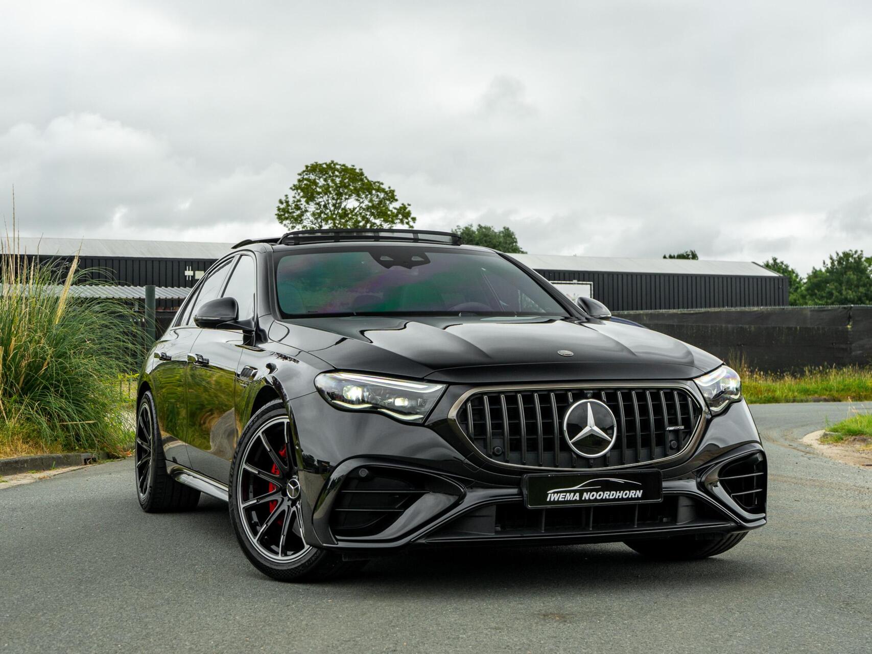 Foto van Mercedes-Benz AMG E 53 Hybrid