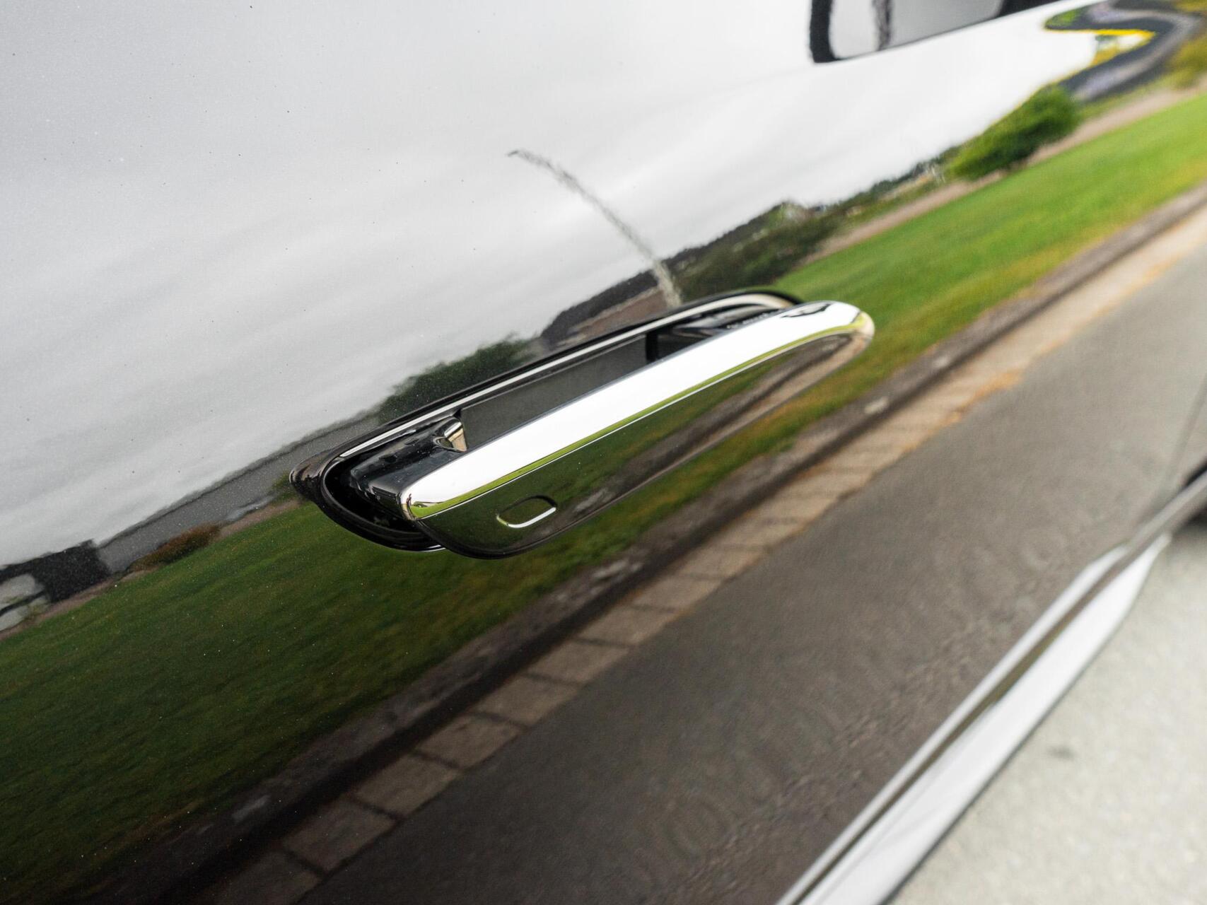 Foto van Mercedes-Benz AMG E 53 Hybrid