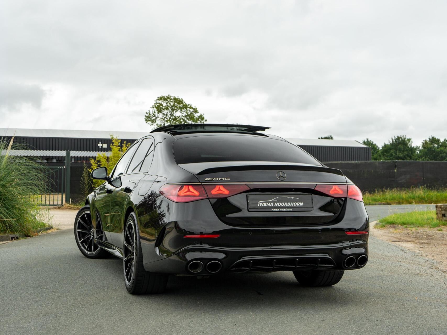 Foto van Mercedes-Benz AMG E 53 Hybrid