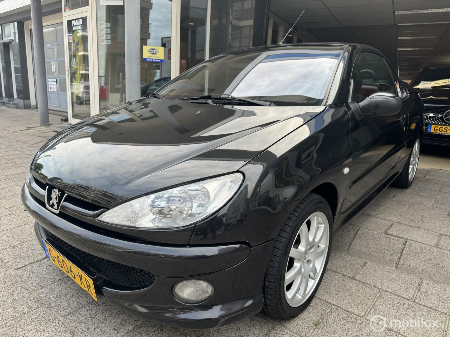 Peugeot 206 CC 2.0-16V 2004 - voorkant