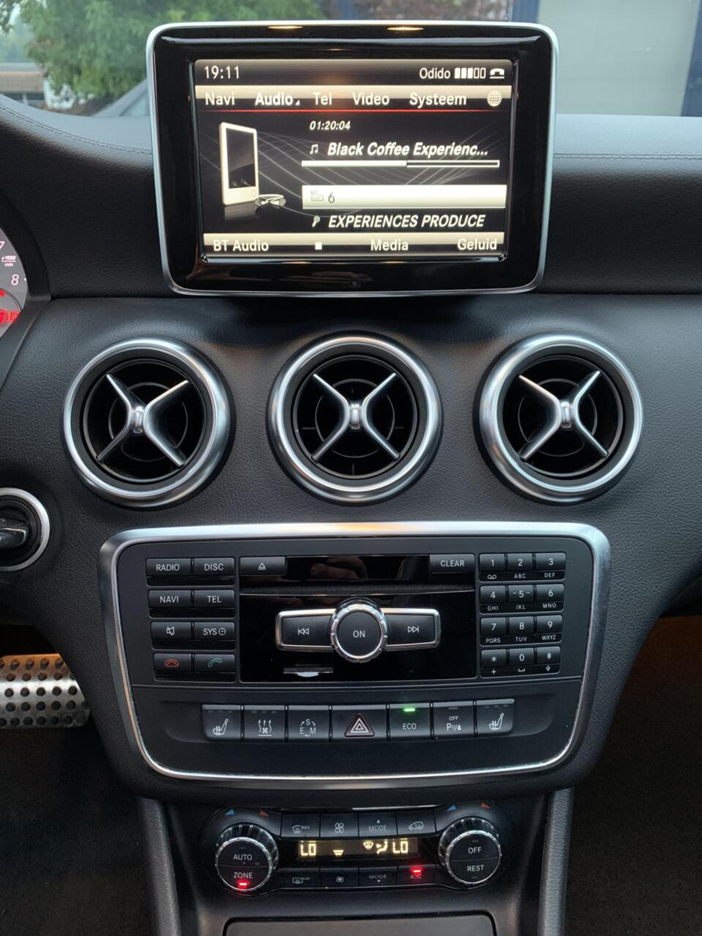 Foto van Mercedes-Benz A 200