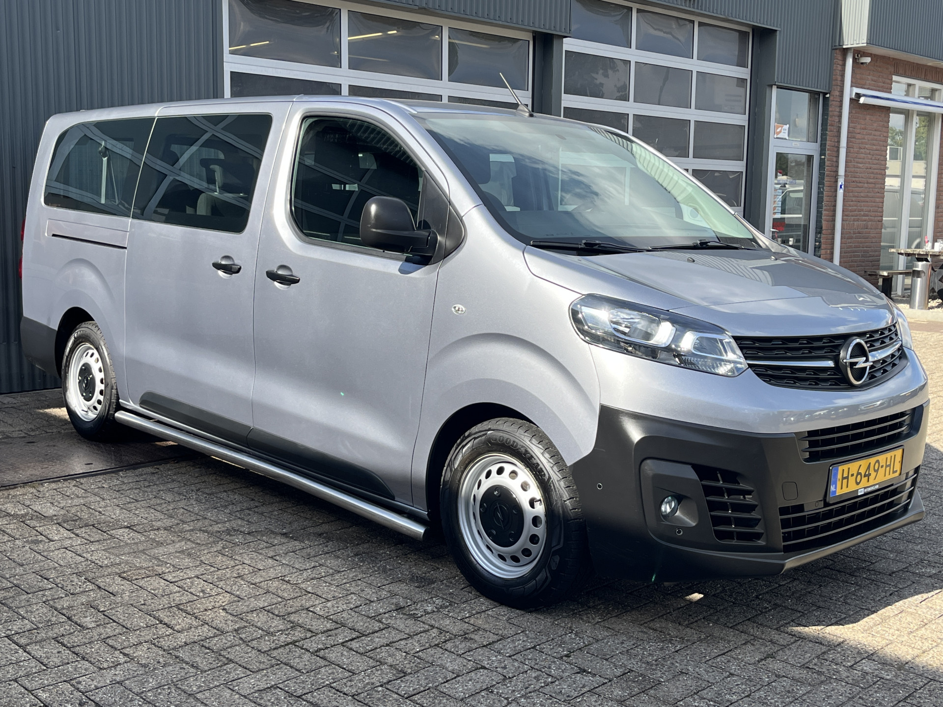 Opel Vivaro Combi 1.5 CDTI L3H1 2020 - voorkant
