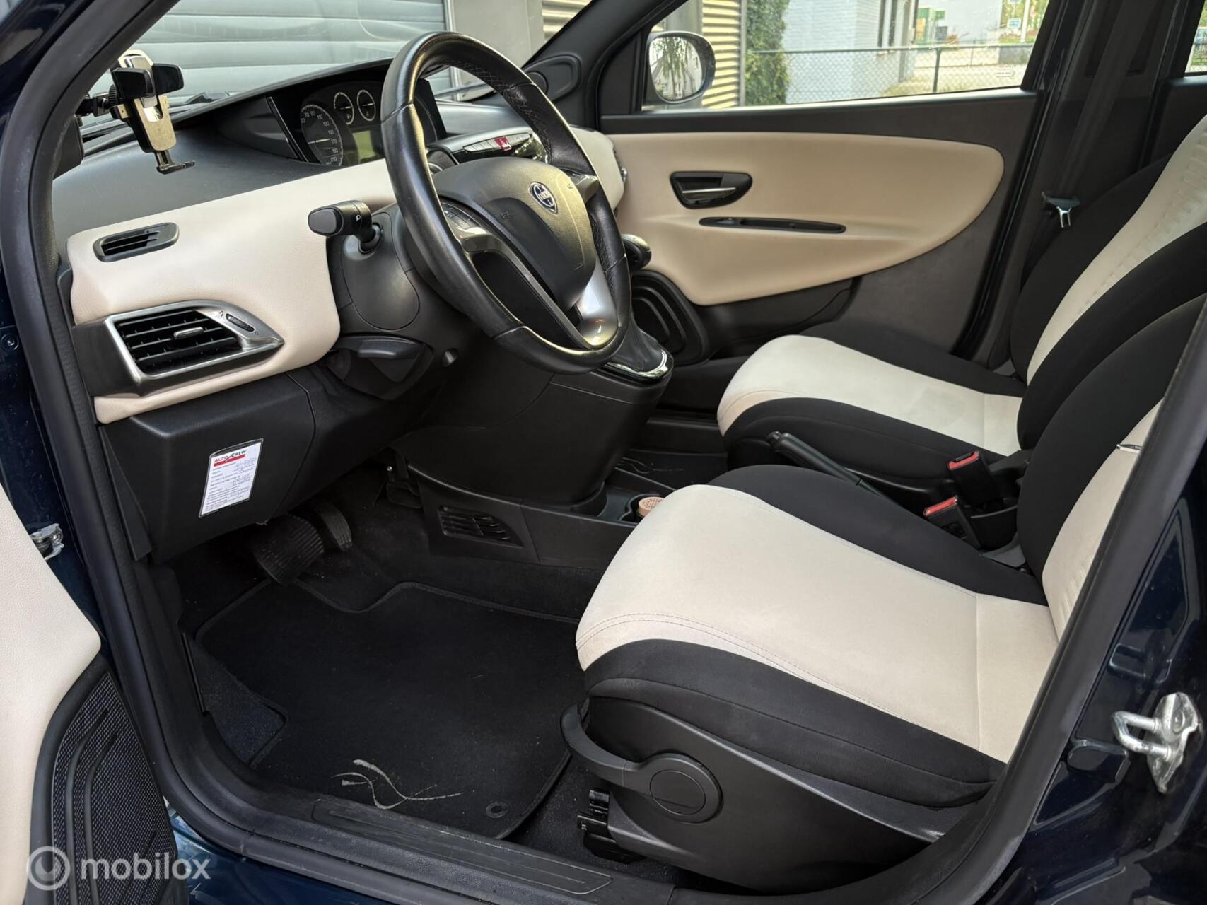 Foto van Lancia Ypsilon