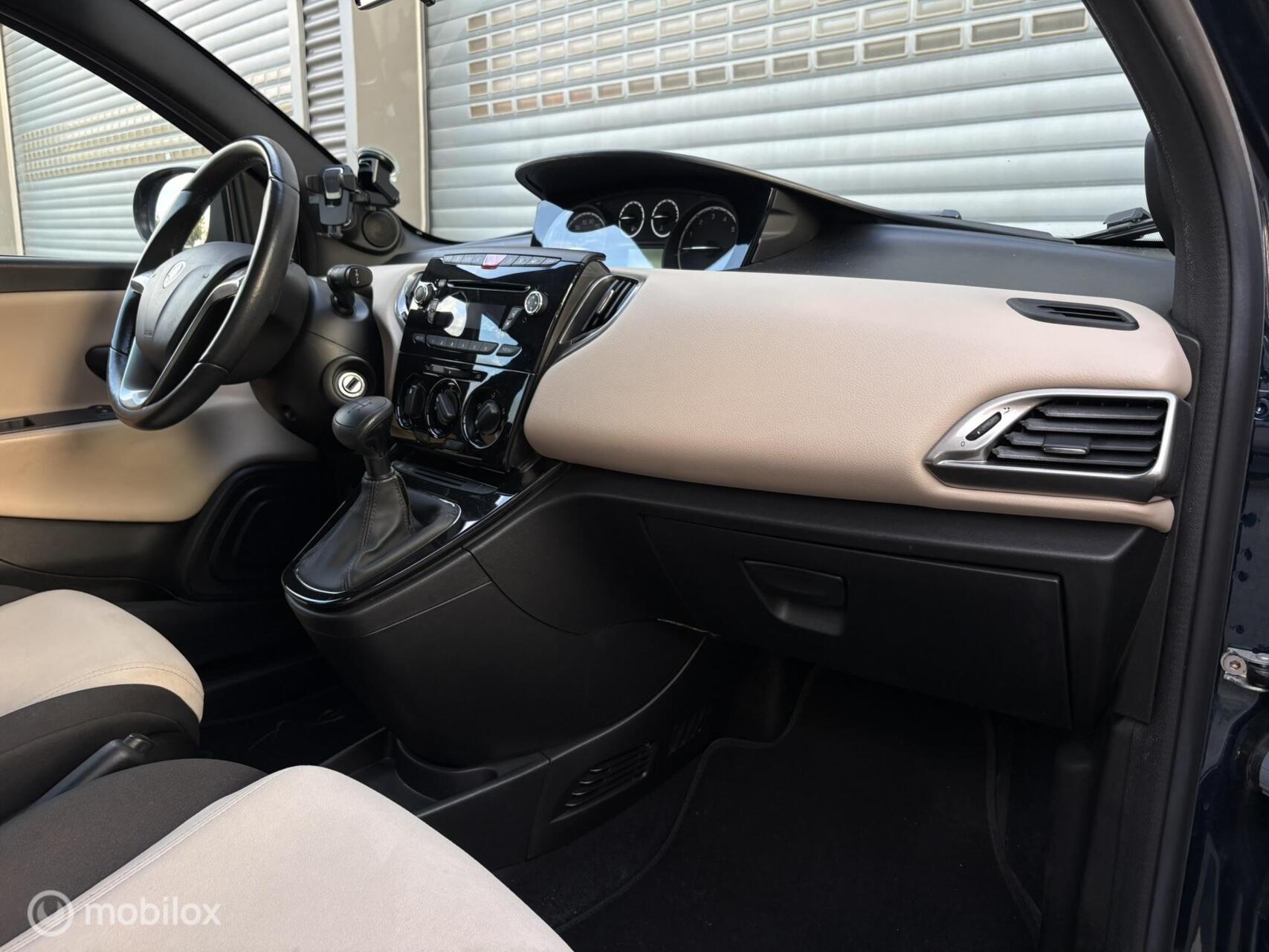 Foto van Lancia Ypsilon