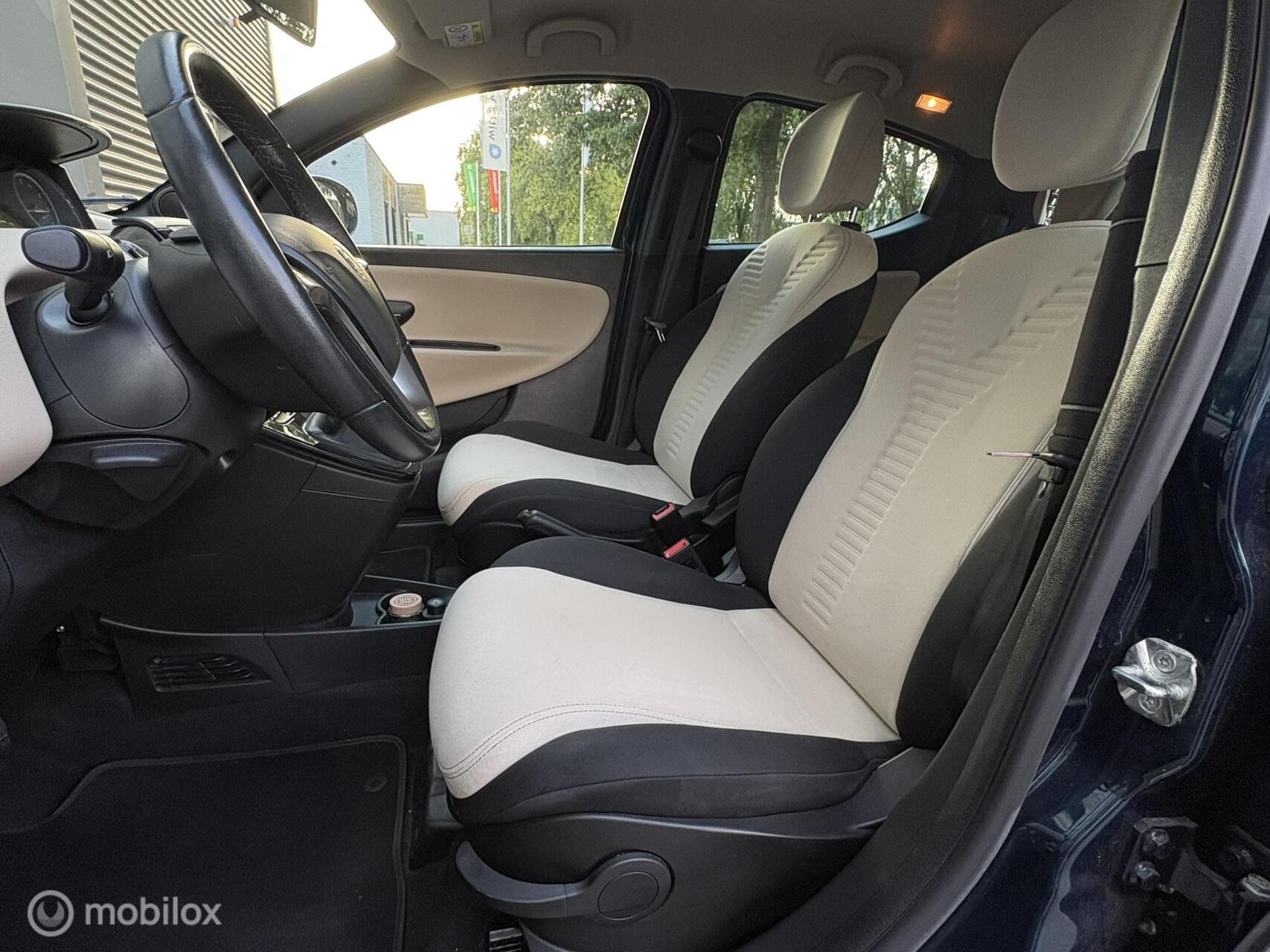 Foto van Lancia Ypsilon