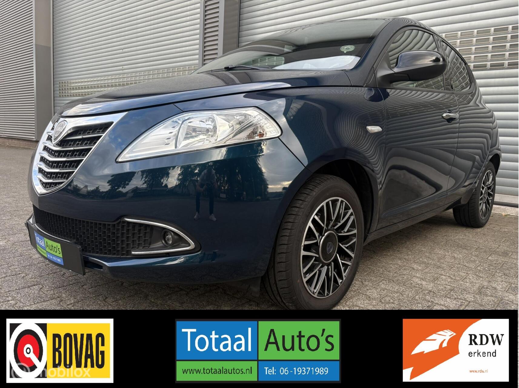 Lancia Ypsilon 0.9 TwinAir Platinum 2015 - voorkant
