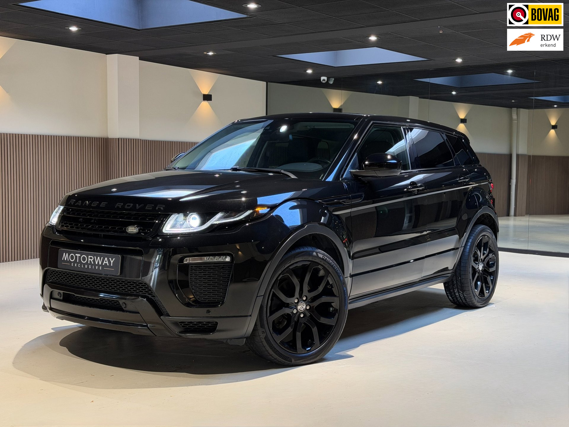 Land Rover Range Rover Evoque 2.0 Si4 HSE Dynamic|Automaat|Camera|Navigatie|PDC|Cruise|Climatronic|Trekhaak| 2017 - voorkant