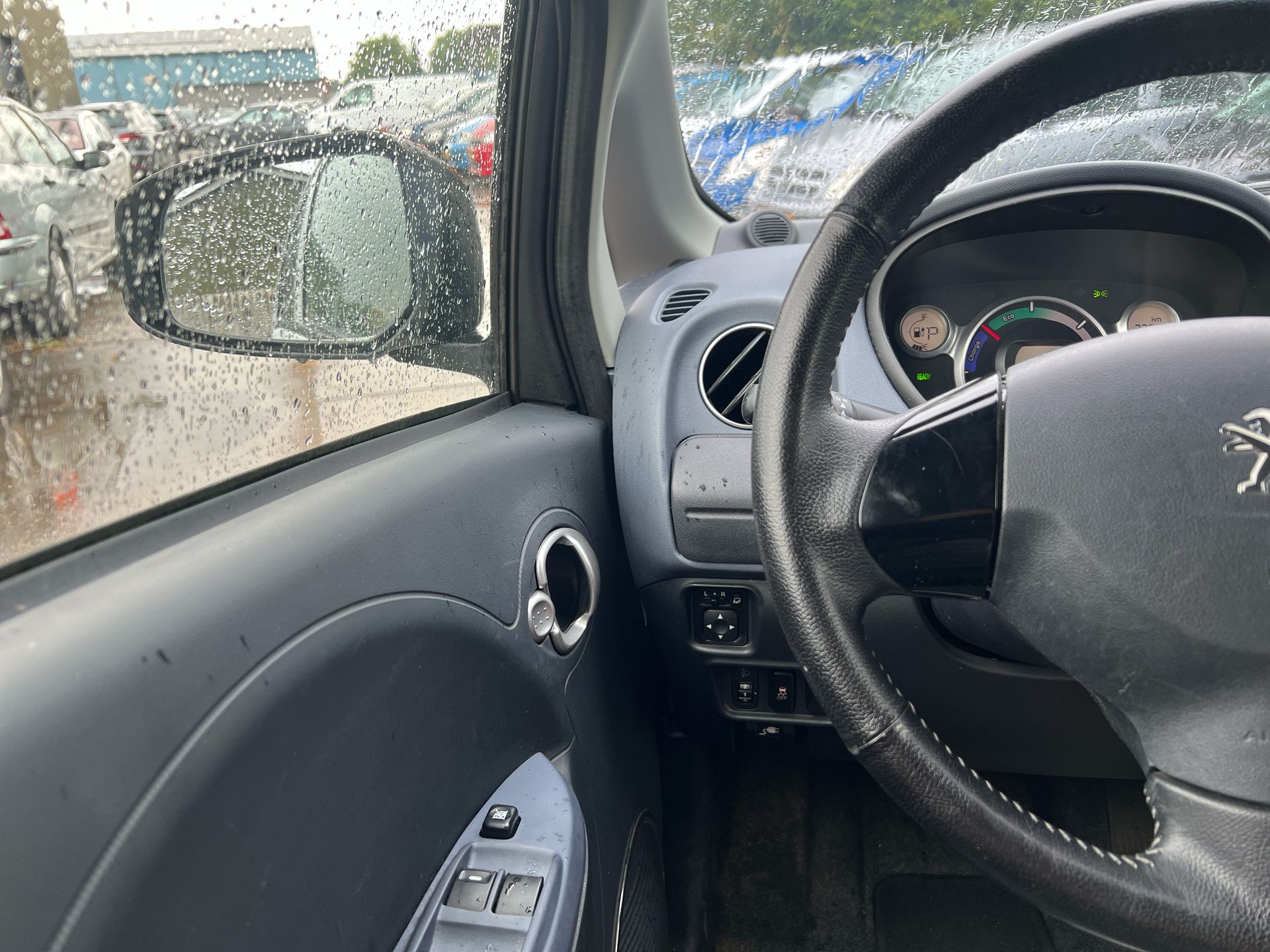 Foto van Peugeot Ion