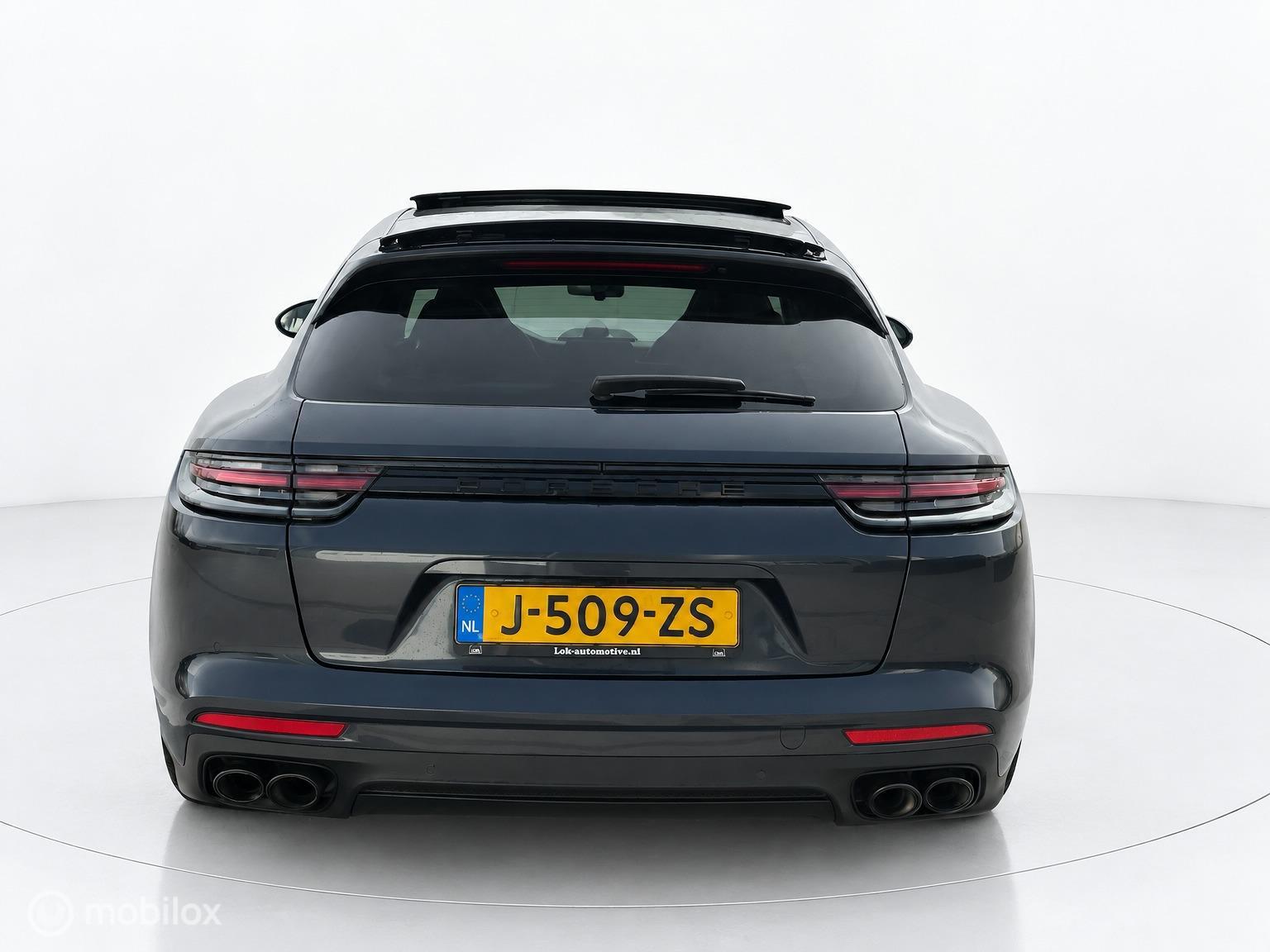 Foto van Porsche Panamera GTS