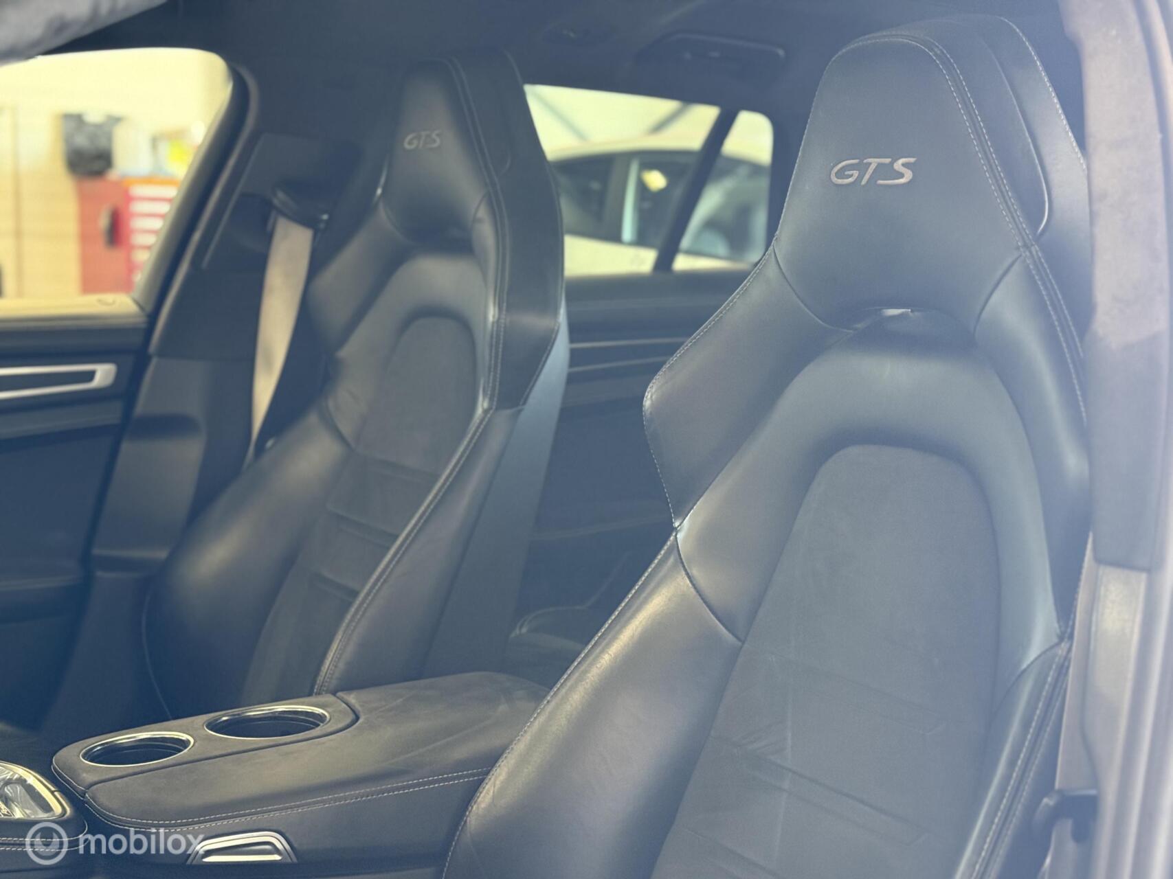 Foto van Porsche Panamera GTS
