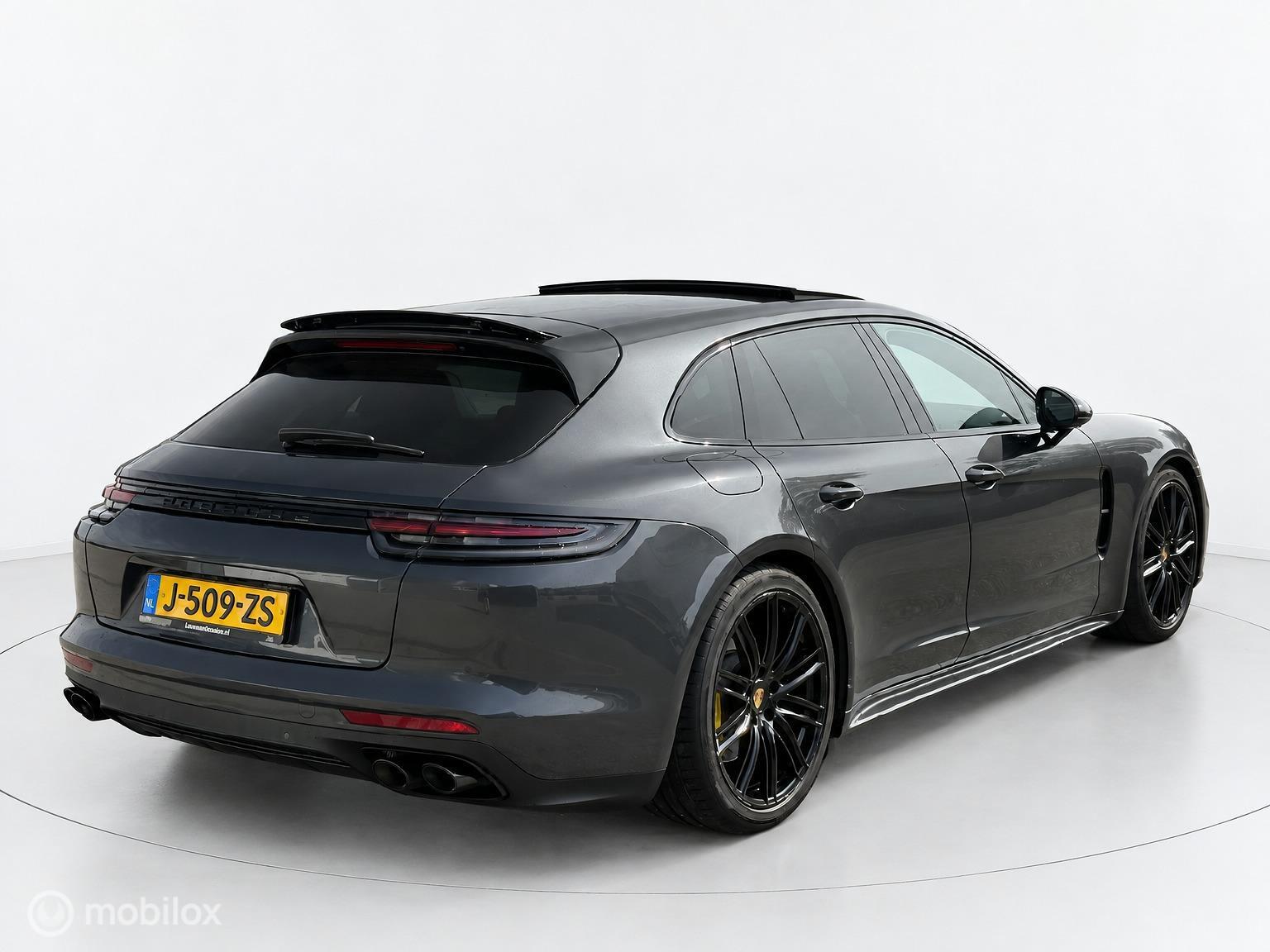 Foto van Porsche Panamera GTS