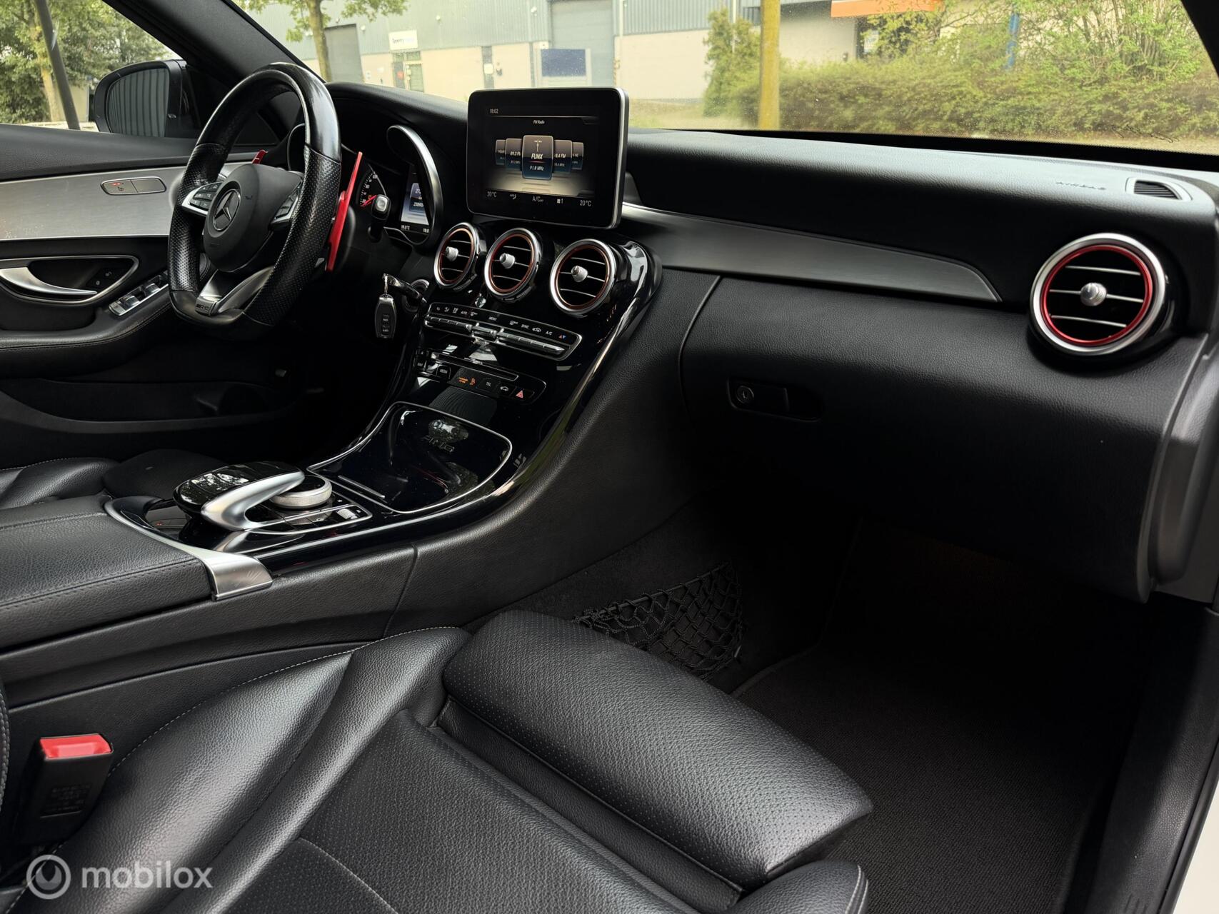 Foto van Mercedes-Benz C 400 4Matic