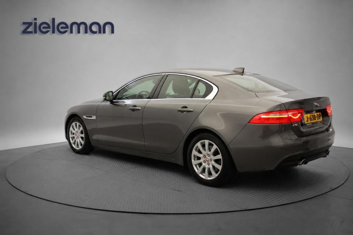 Foto van Jaguar Jaguar Xe