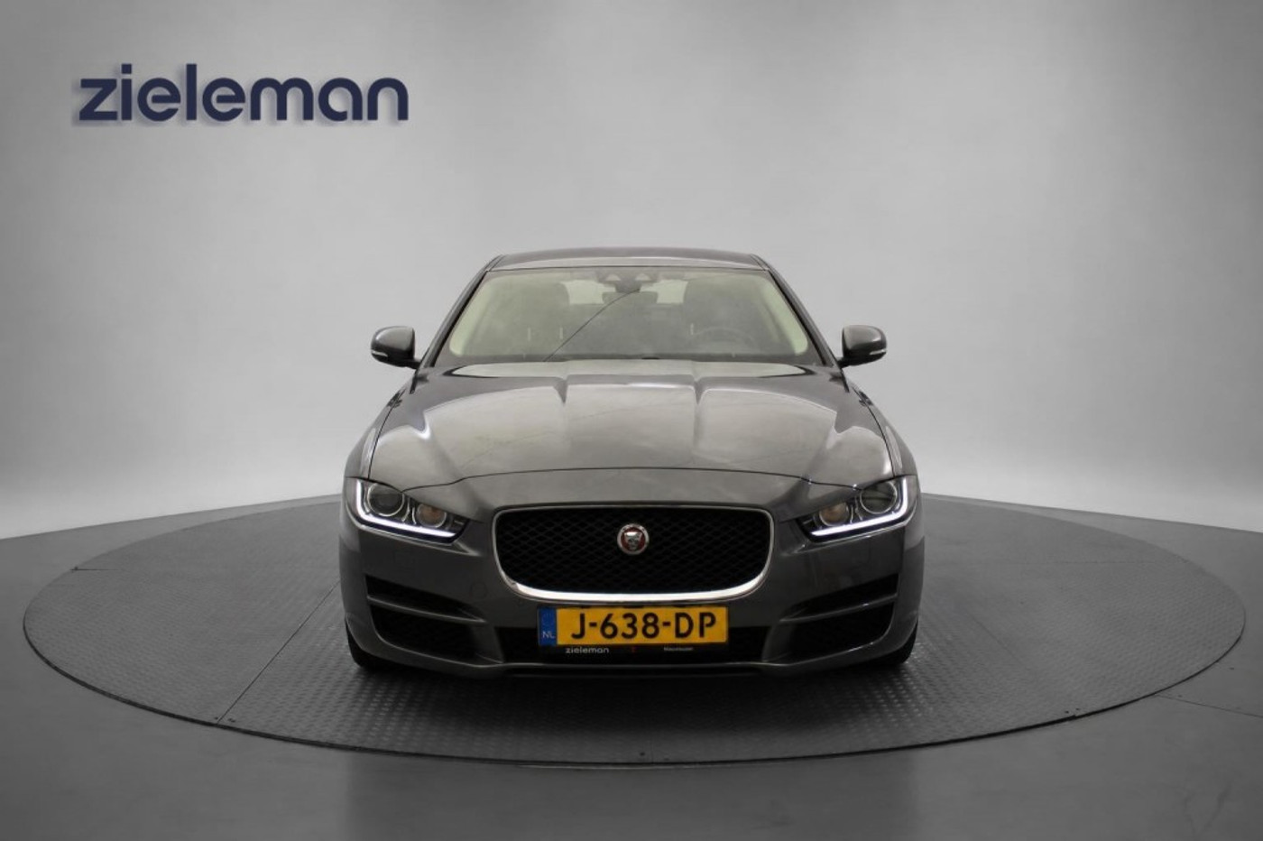 Foto van Jaguar Jaguar Xe