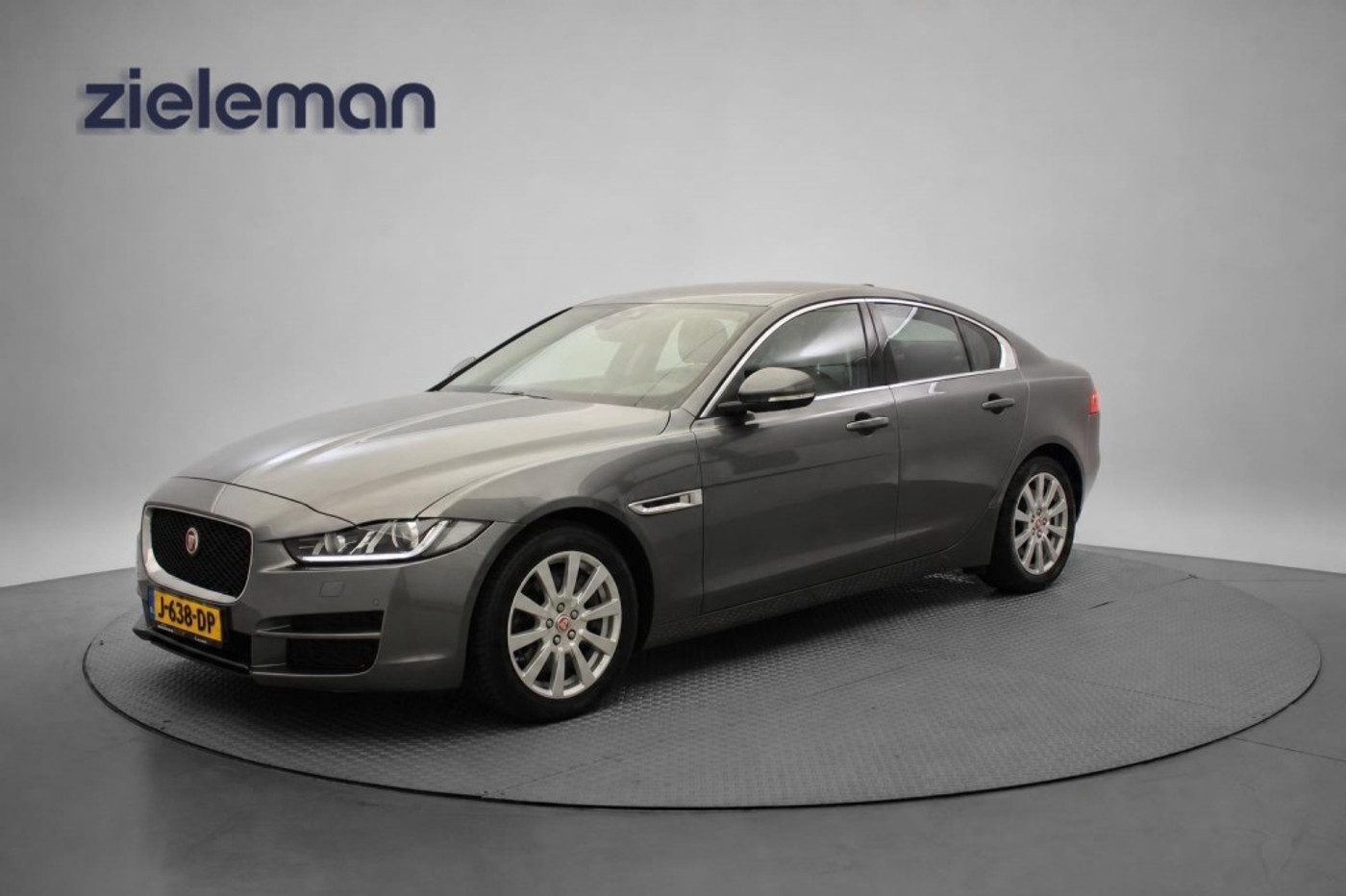Foto van Jaguar Jaguar Xe