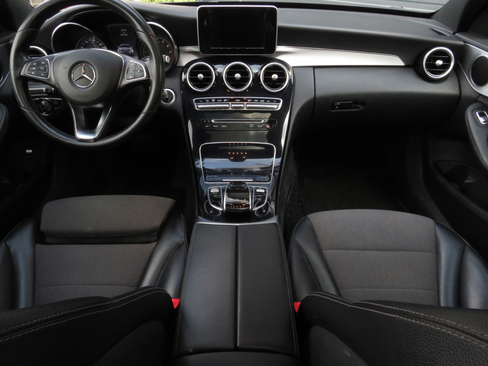 Foto van Mercedes-Benz C 200