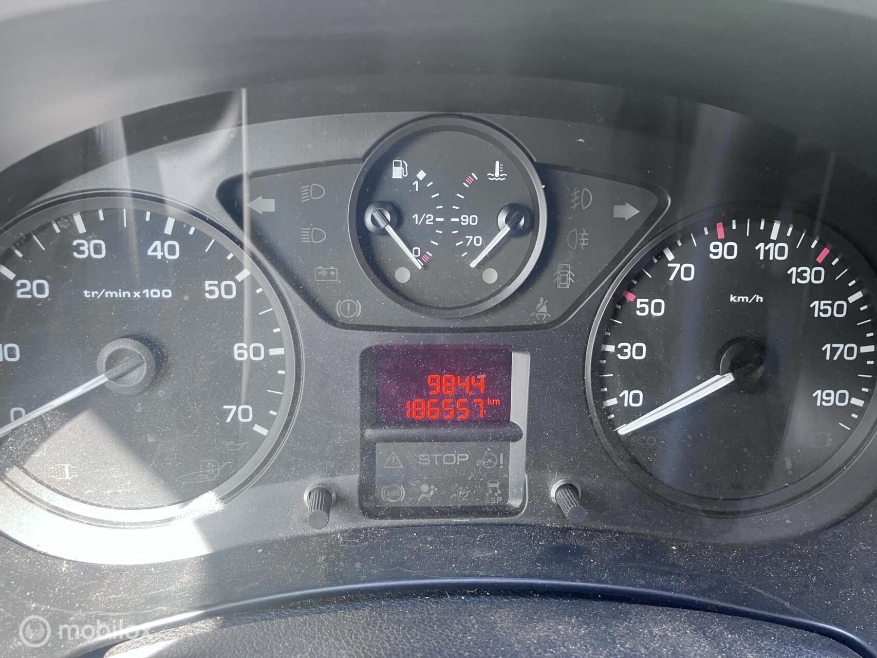 Foto van Peugeot Partner