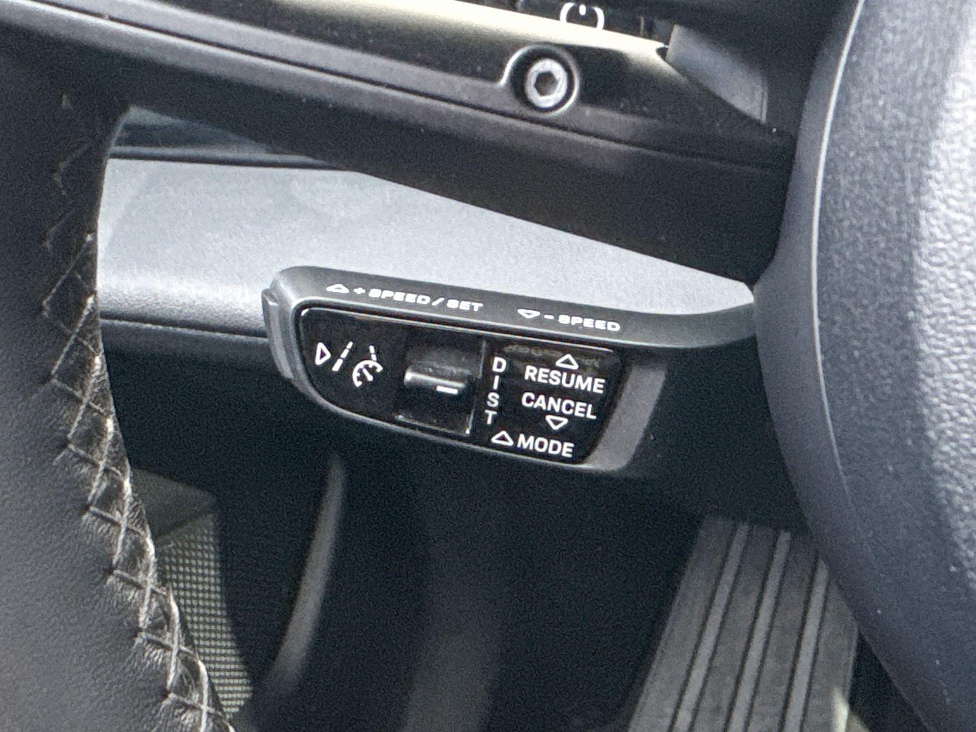 Foto van Porsche Taycan 4
