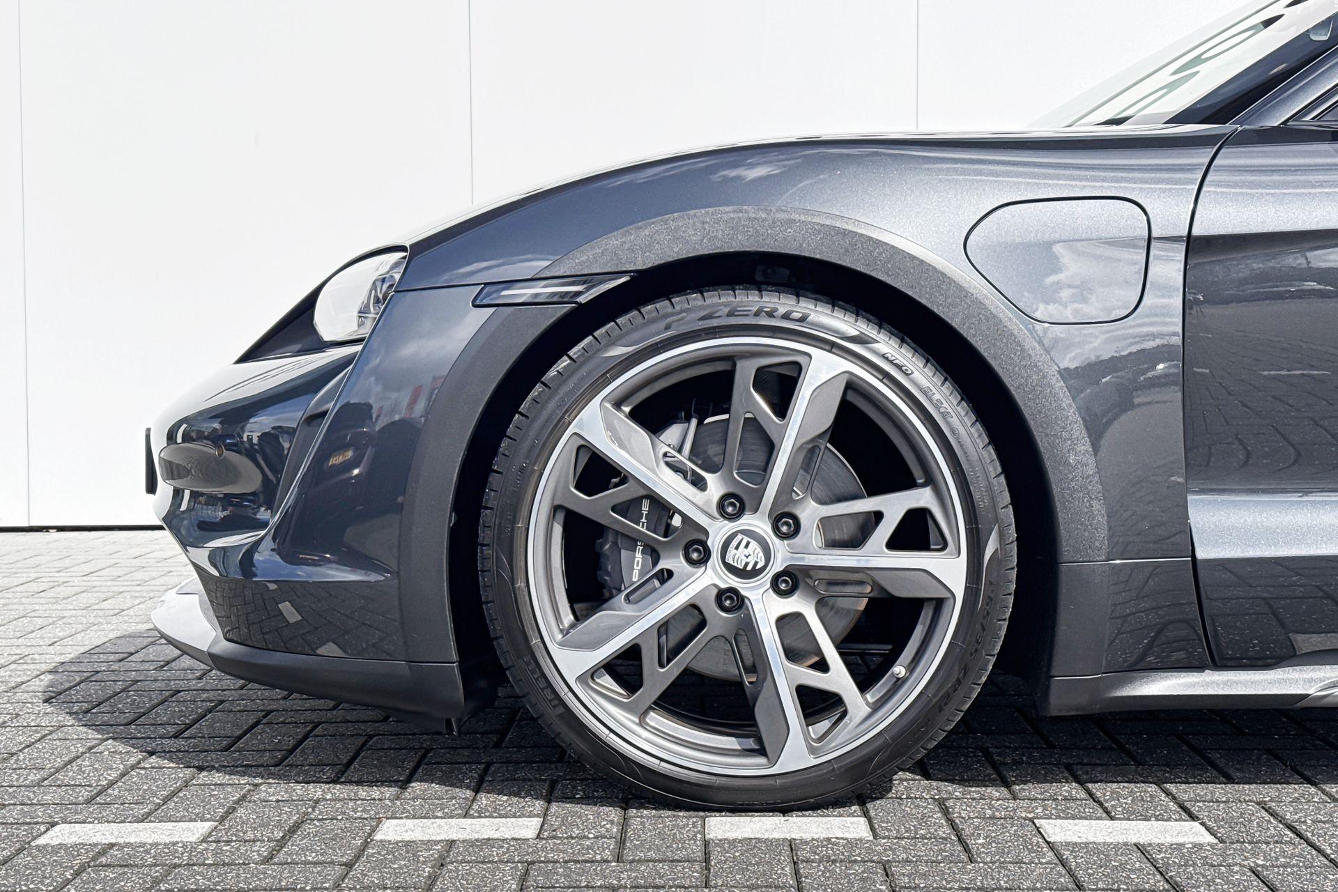 Foto van Porsche Taycan 4