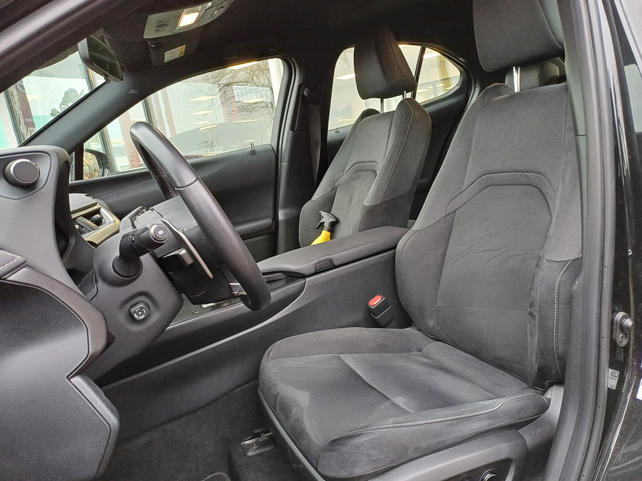 Foto van Lexus Lexus Ux300e