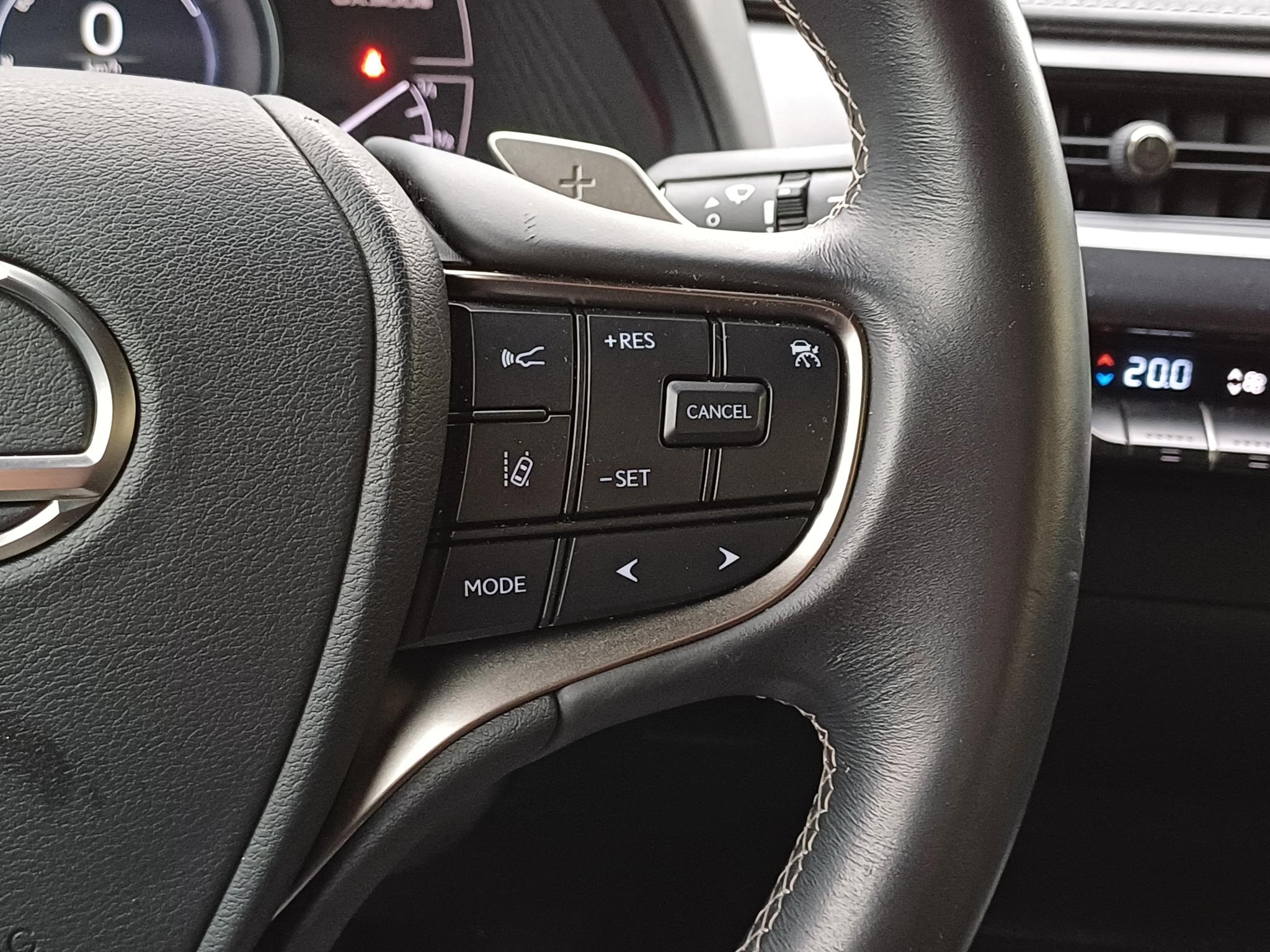 Foto van Lexus Lexus Ux300e