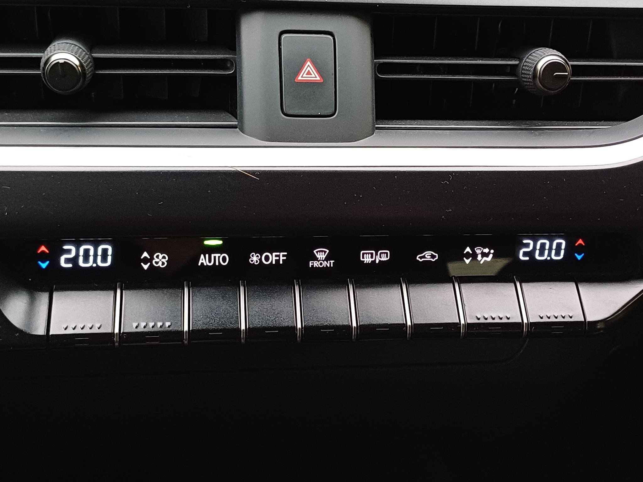 Foto van Lexus Lexus Ux300e