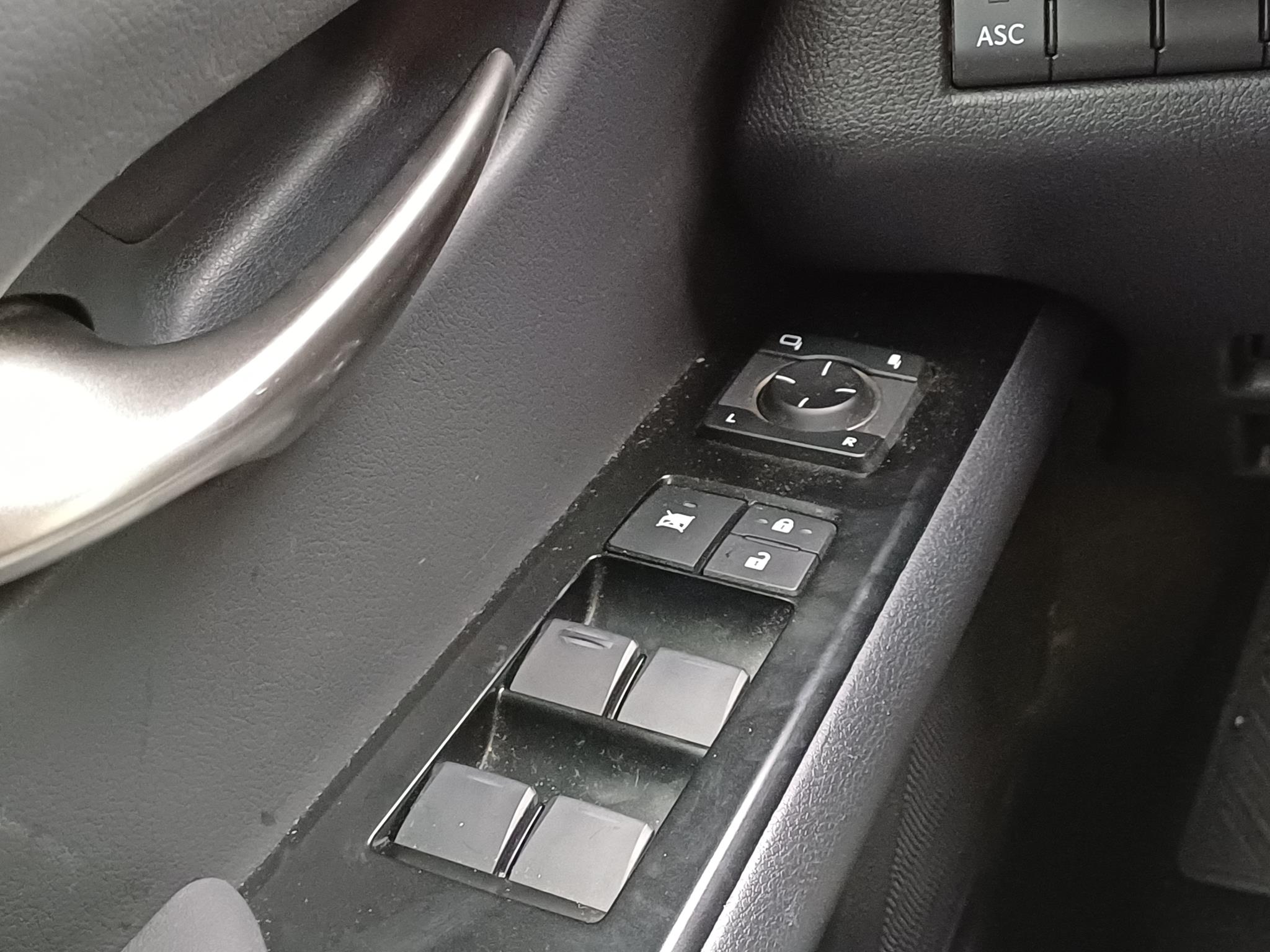 Foto van Lexus Lexus Ux300e