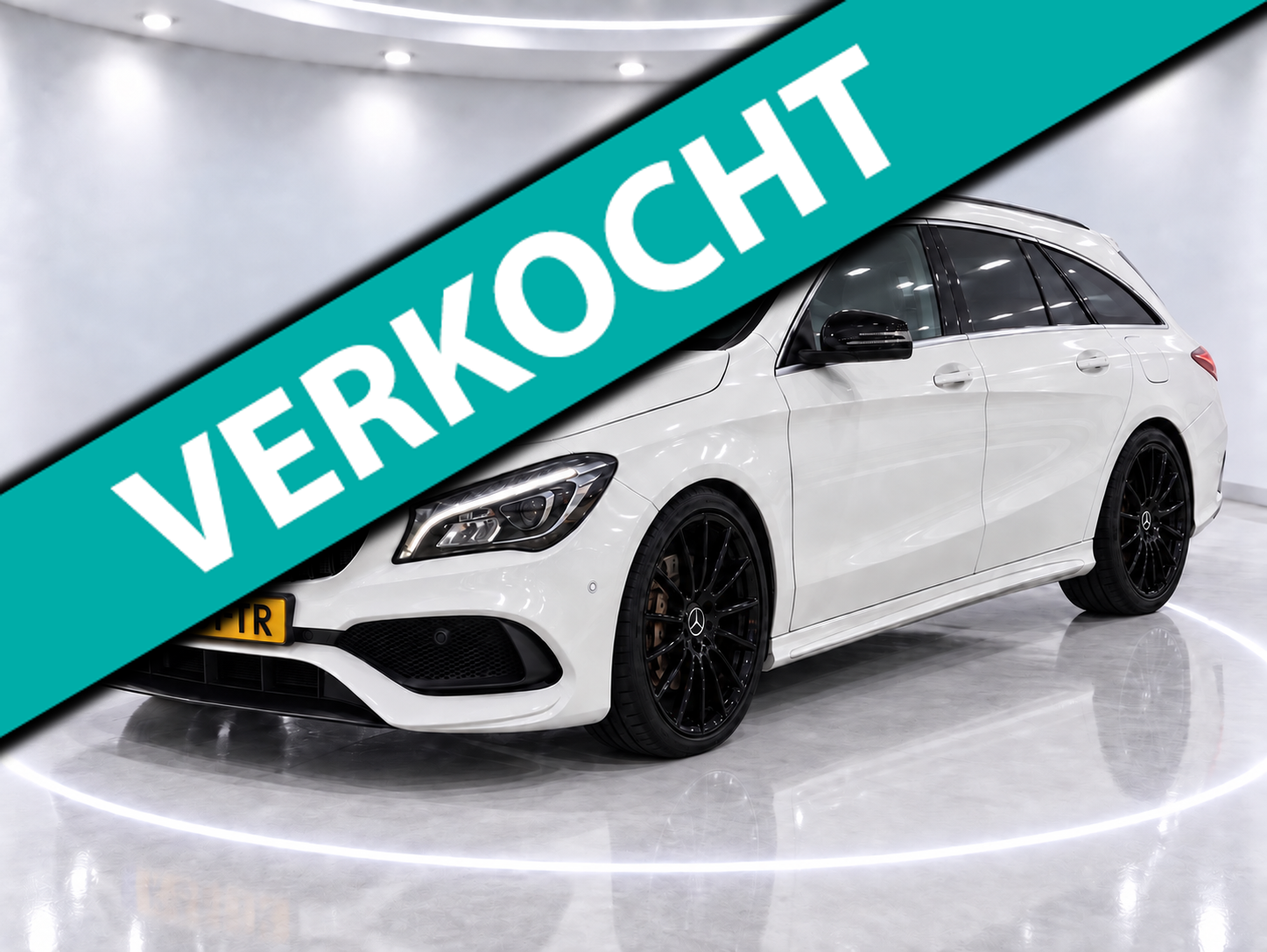 Mercedes-Benz Cla 200 200 Ambition - Pano - Trekhaak - AMG 2016 - voorkant