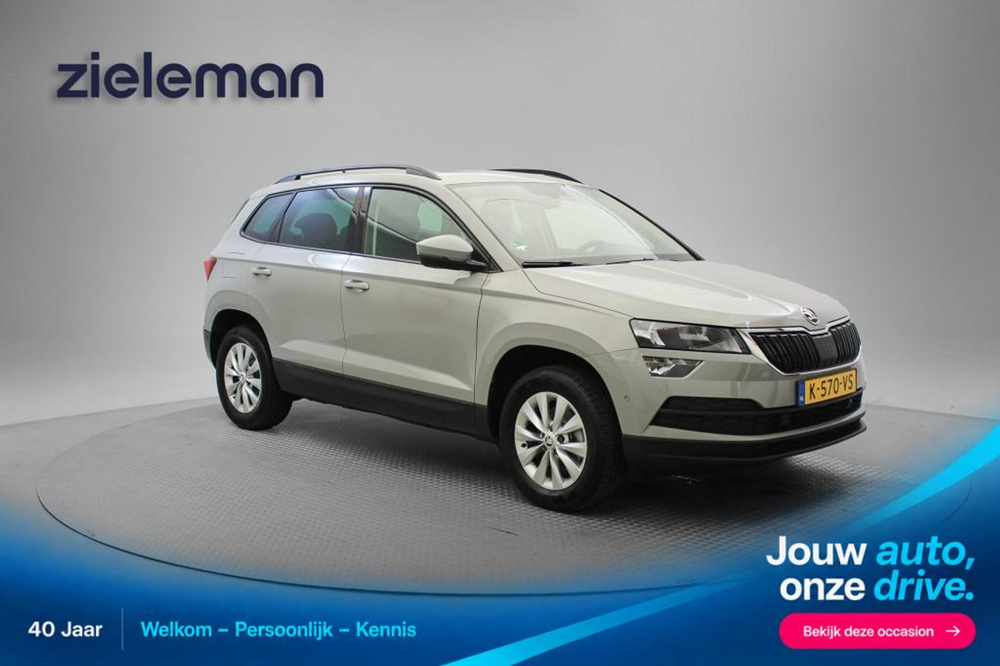 Skoda Karoq 1.0 TSI  Business Edition - Panorama, Carplay, Lichtmetalen Velgen, Digitaal Cockpit 2021 - voorkant