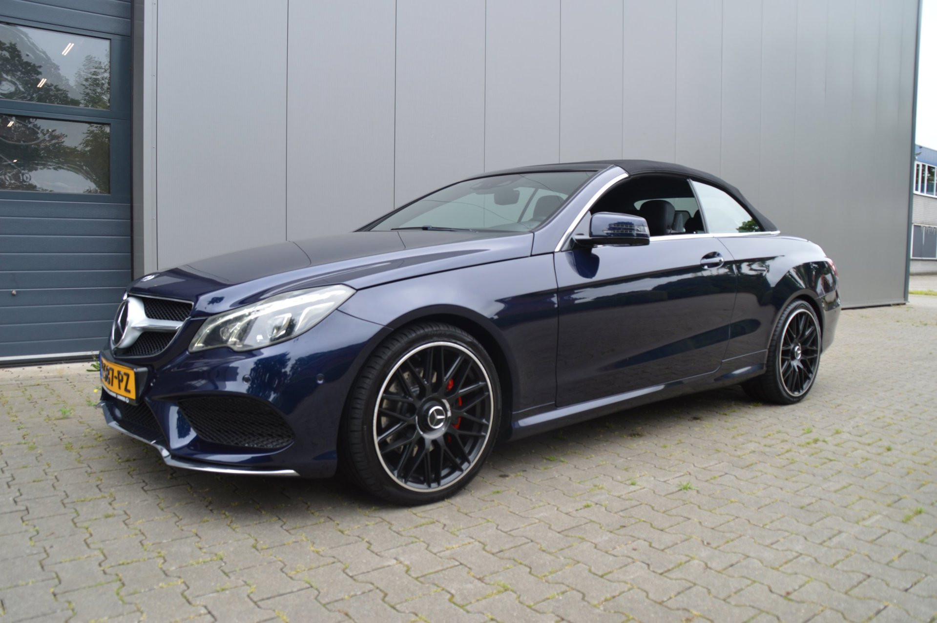 Mercedes-Benz E 320 320 Prestige 2015 - voorkant