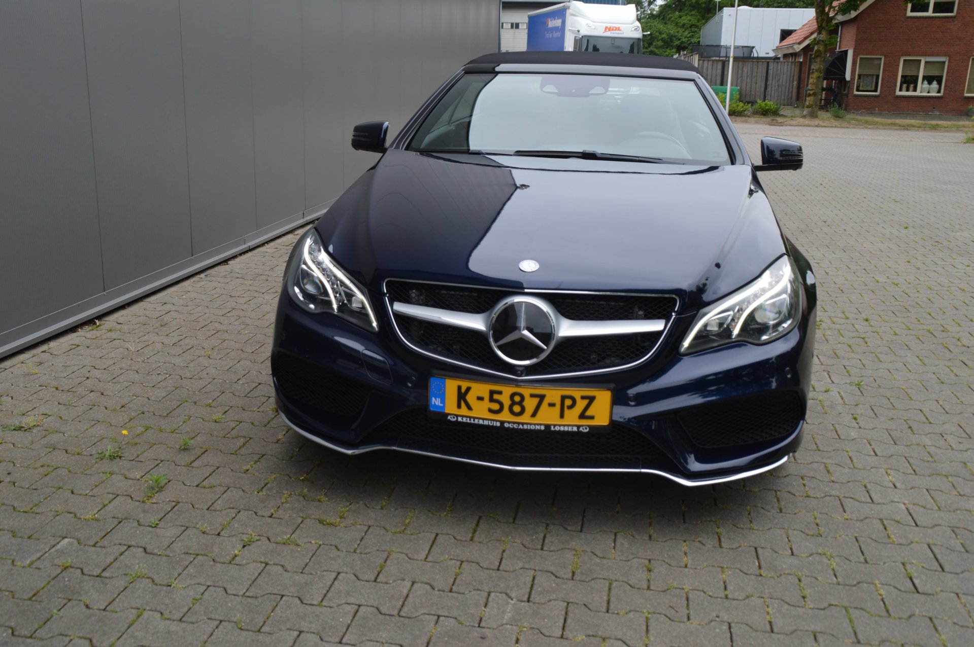 Foto van Mercedes-Benz E 320