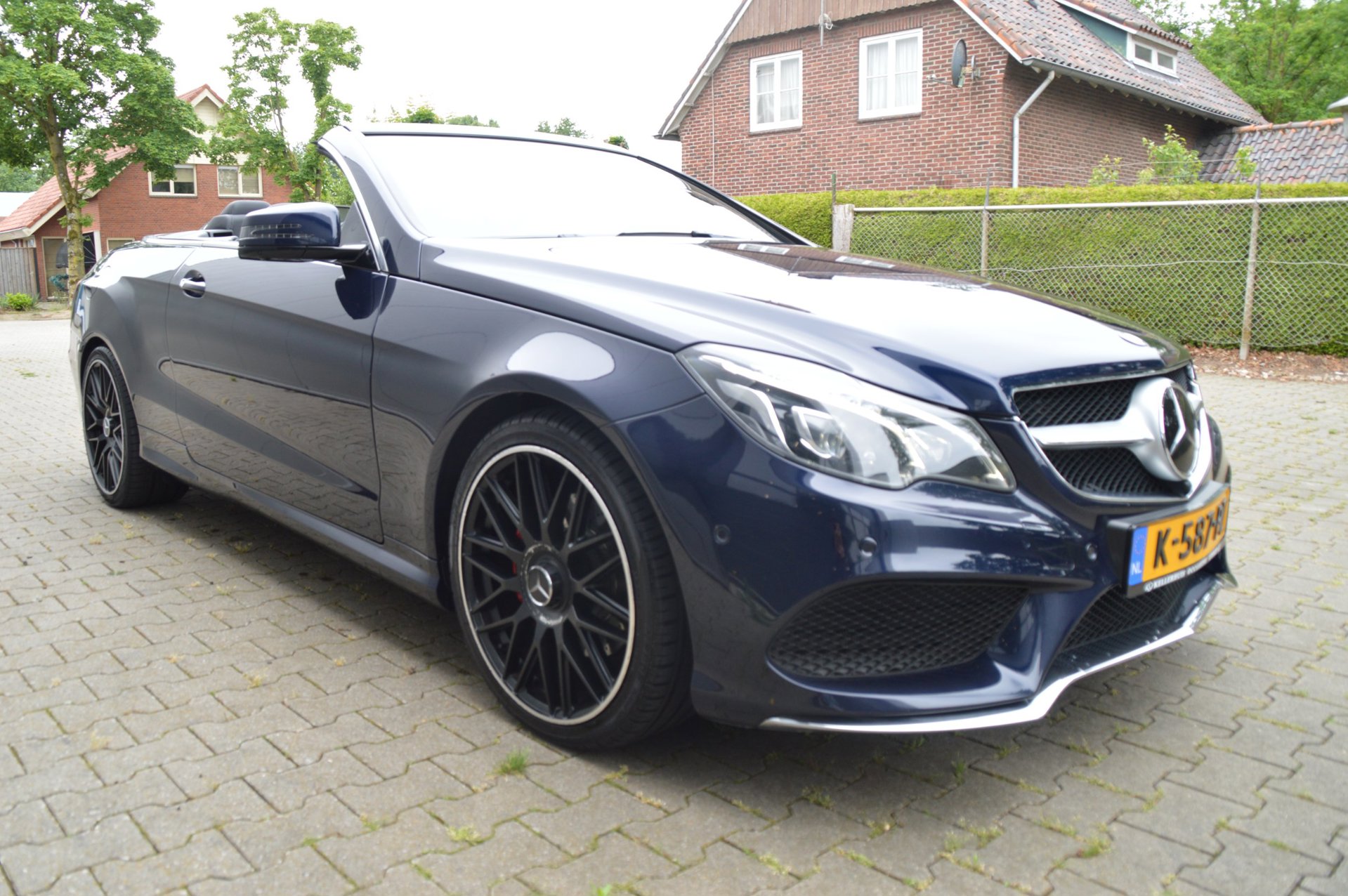 Foto van Mercedes-Benz E 320