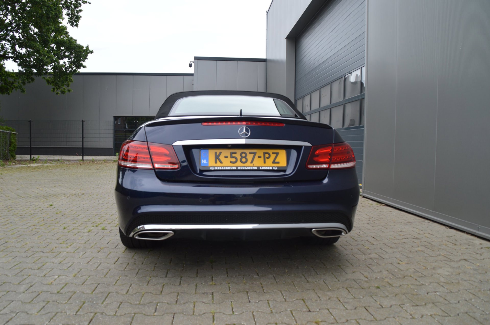 Foto van Mercedes-Benz E 320